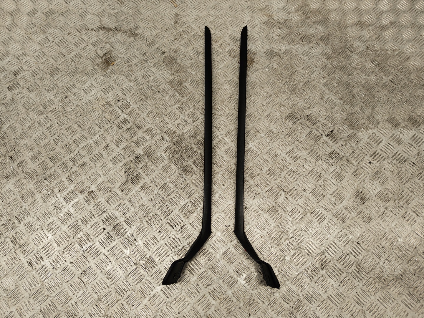 MASERATI GRECALE gasket windows door PRZEDNICH right left