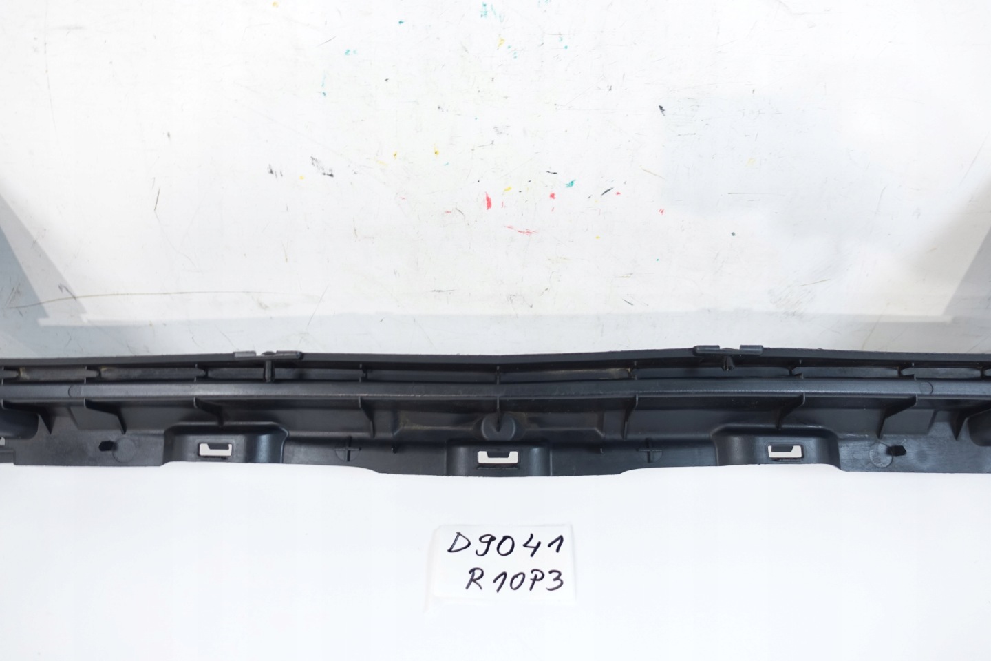 držák stěny předního MERCEDES GLA X156 A1568854422