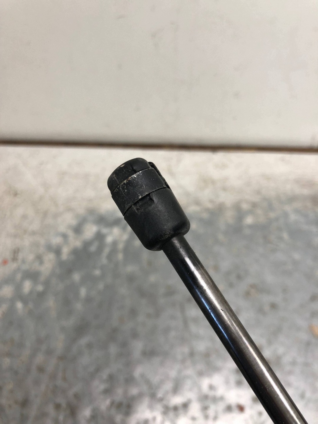 damper bonnets MERCEDES W212 A2048800029