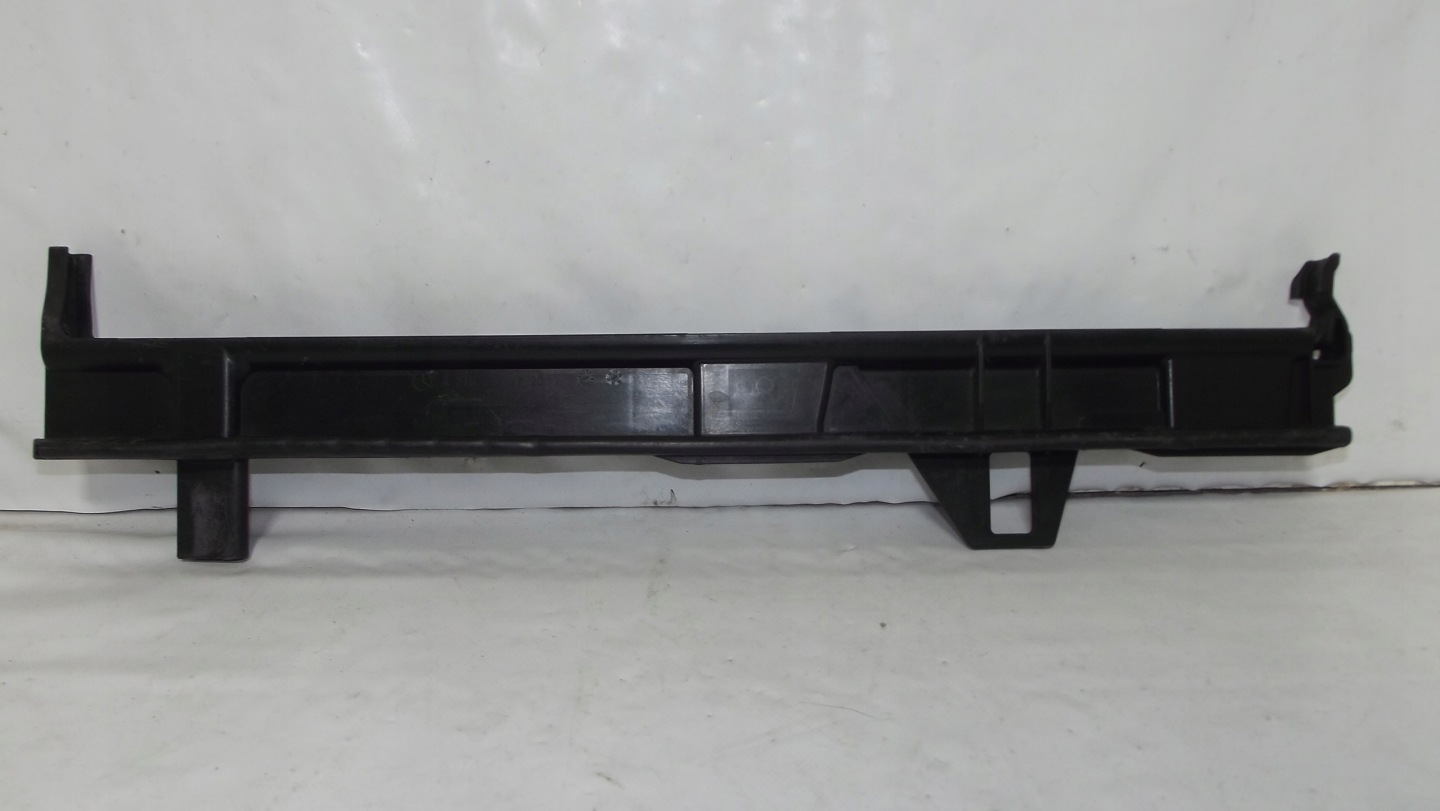 Mercedes B klasa W246 support holder radiator left A2465011720