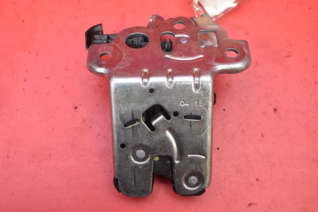 lock bonnet rear part boot 8R0827505 AUDI Q5 8R 12-17