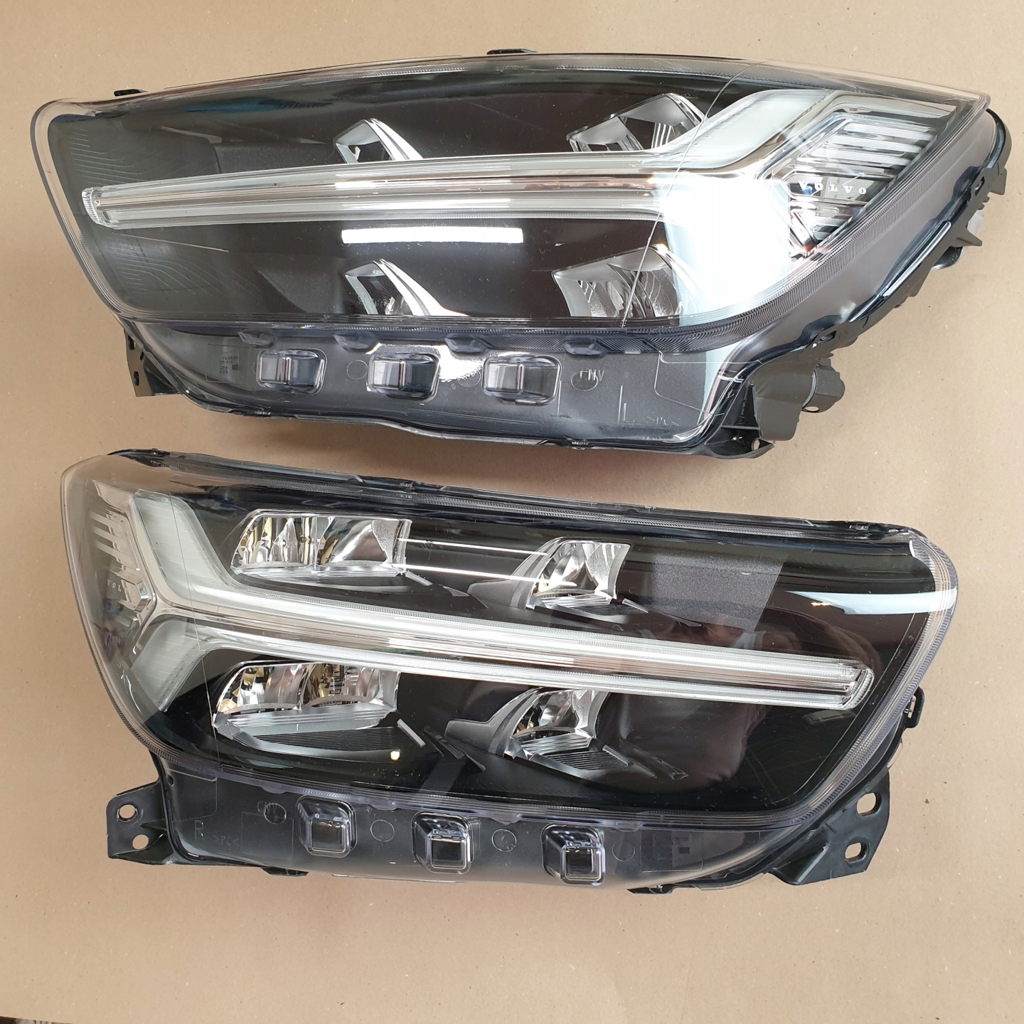 light left front FULL LED VOLVO XC40 OE UK