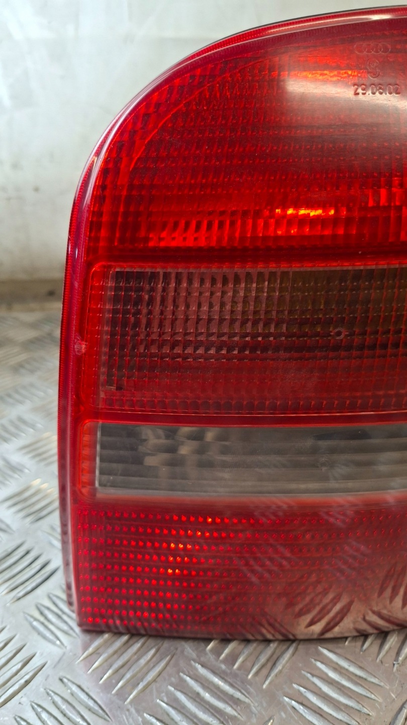 Licht rechts heck AUDI A4 B5 AVANT