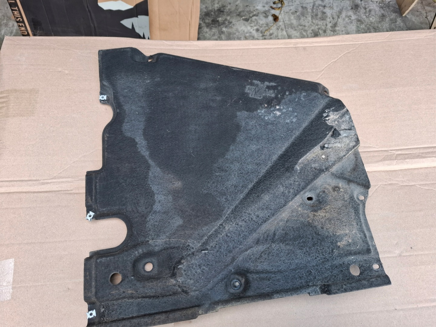 AUDI RS7 RS6 C8 23r 4K cover chassis right 4K0825216L
