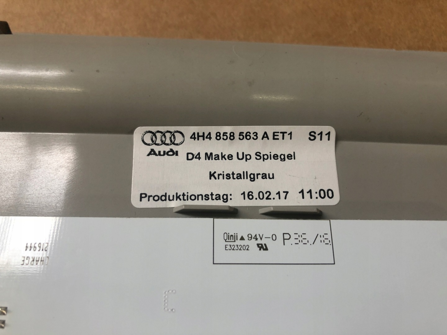 AUDI A8 4H D4 LONG light mirror 4H4858563A