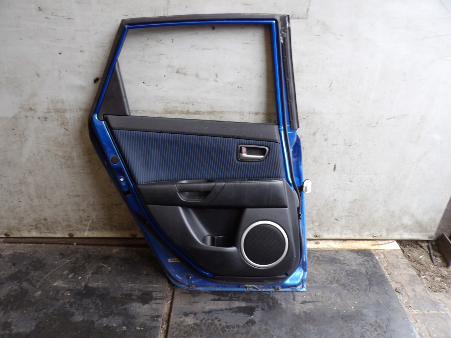 Mazda 3 and door rear. left HB 5D