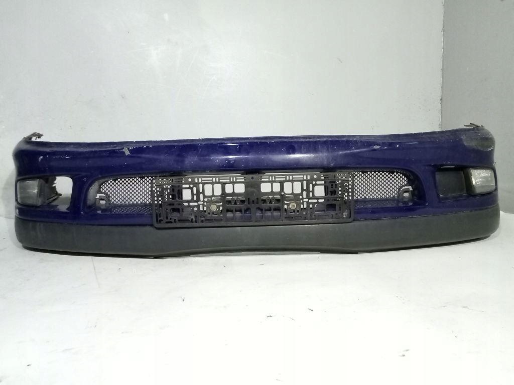 Toyota Avensis and T22 bumper front front 8M4