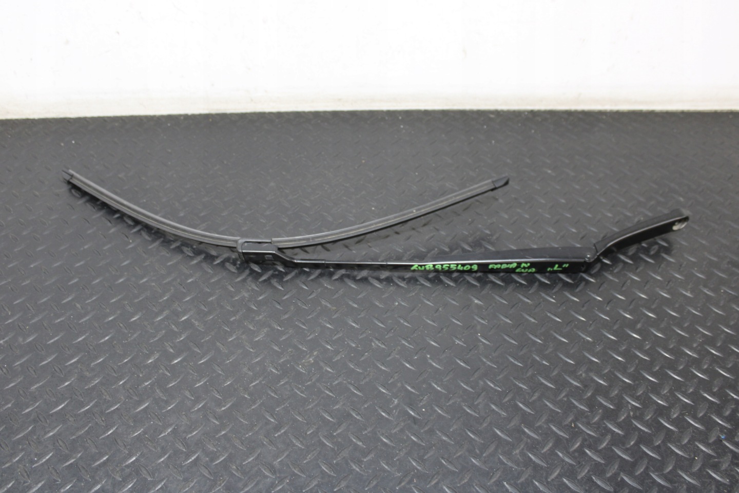 wiper arm wiper left SKODA FABIA IV 4 6VA 6VB955409