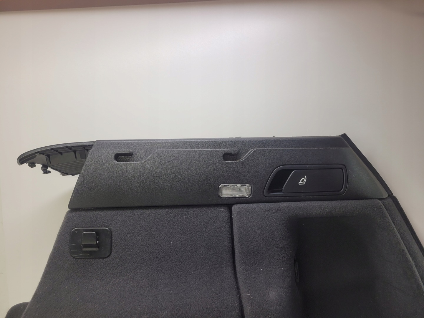 boot upholstery right AUDI Q5 8R 8R0863880D