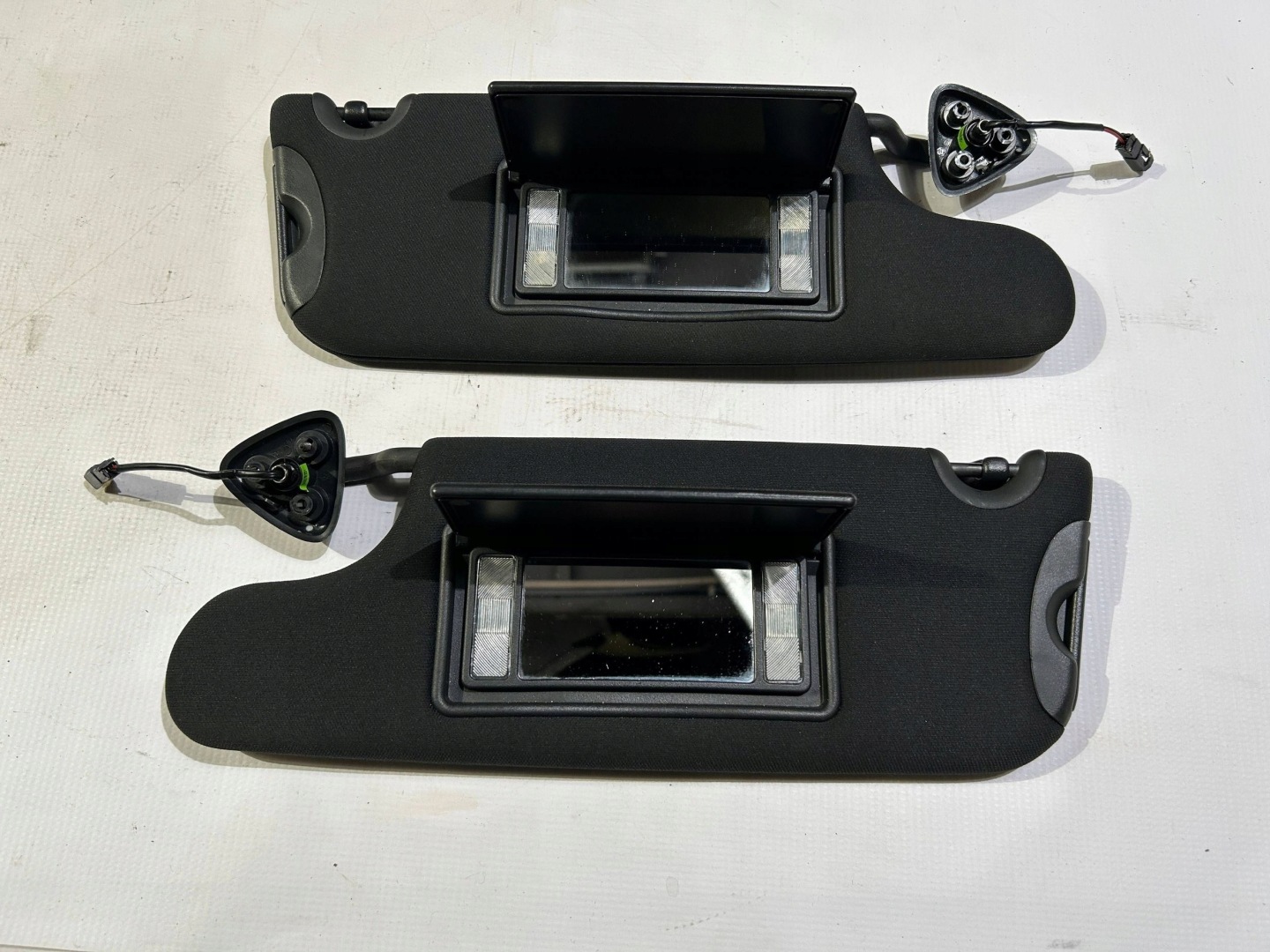 visor visor cover przeciwsloneczna left right Dodge Challenger 2015