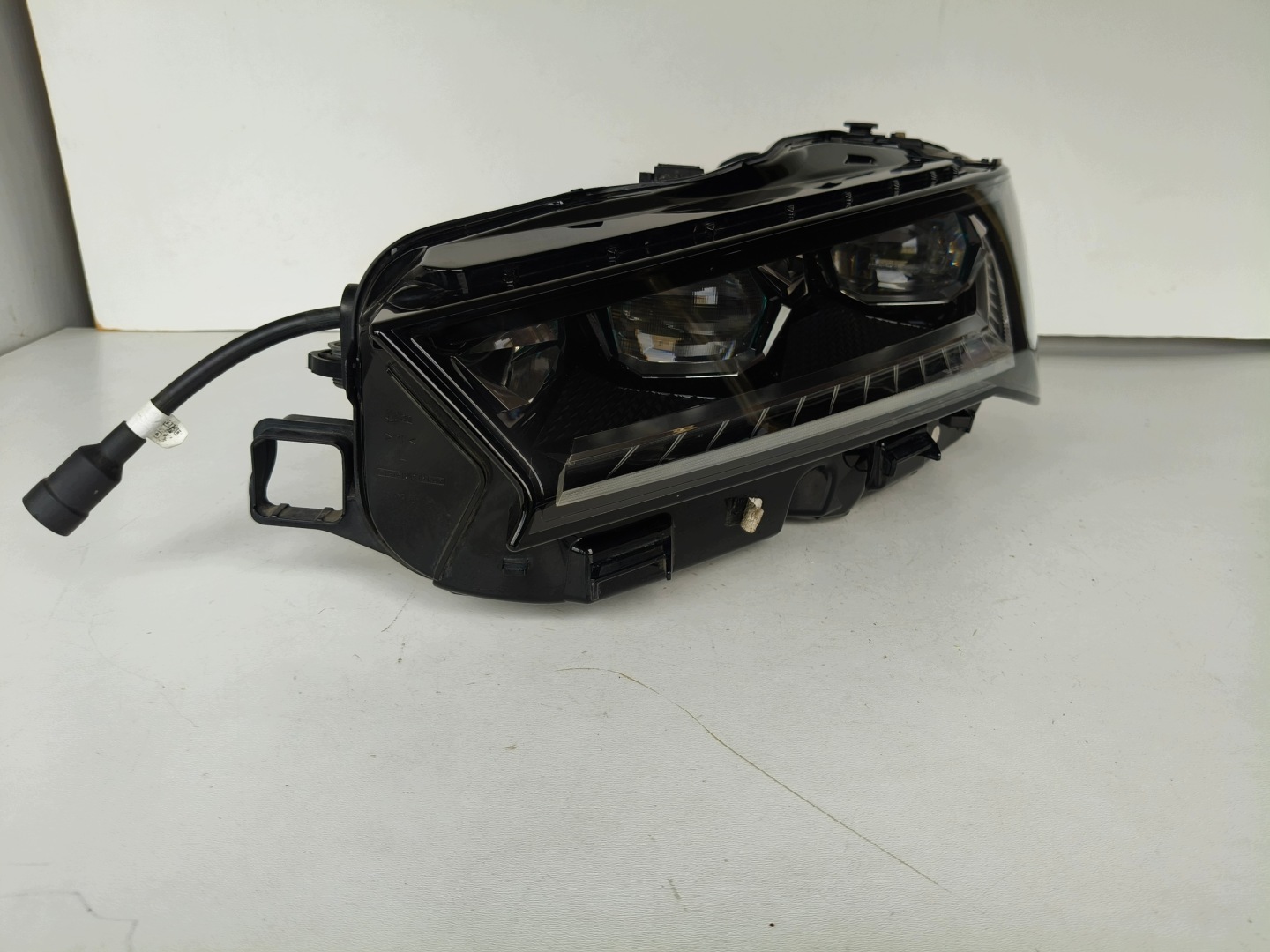 light left REFLEKTOR SKODA SUPERB IV 4 3P 3P0 23- FULL LED