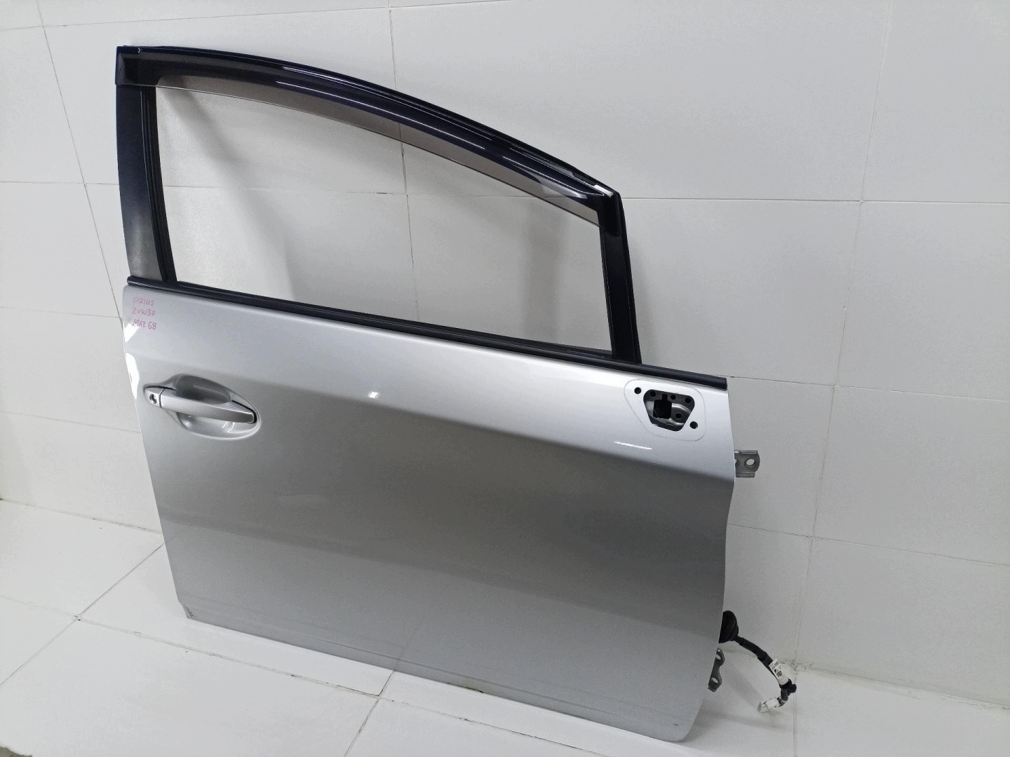 door front right side Toyota Prius 3 XW30 ZVW30 2010