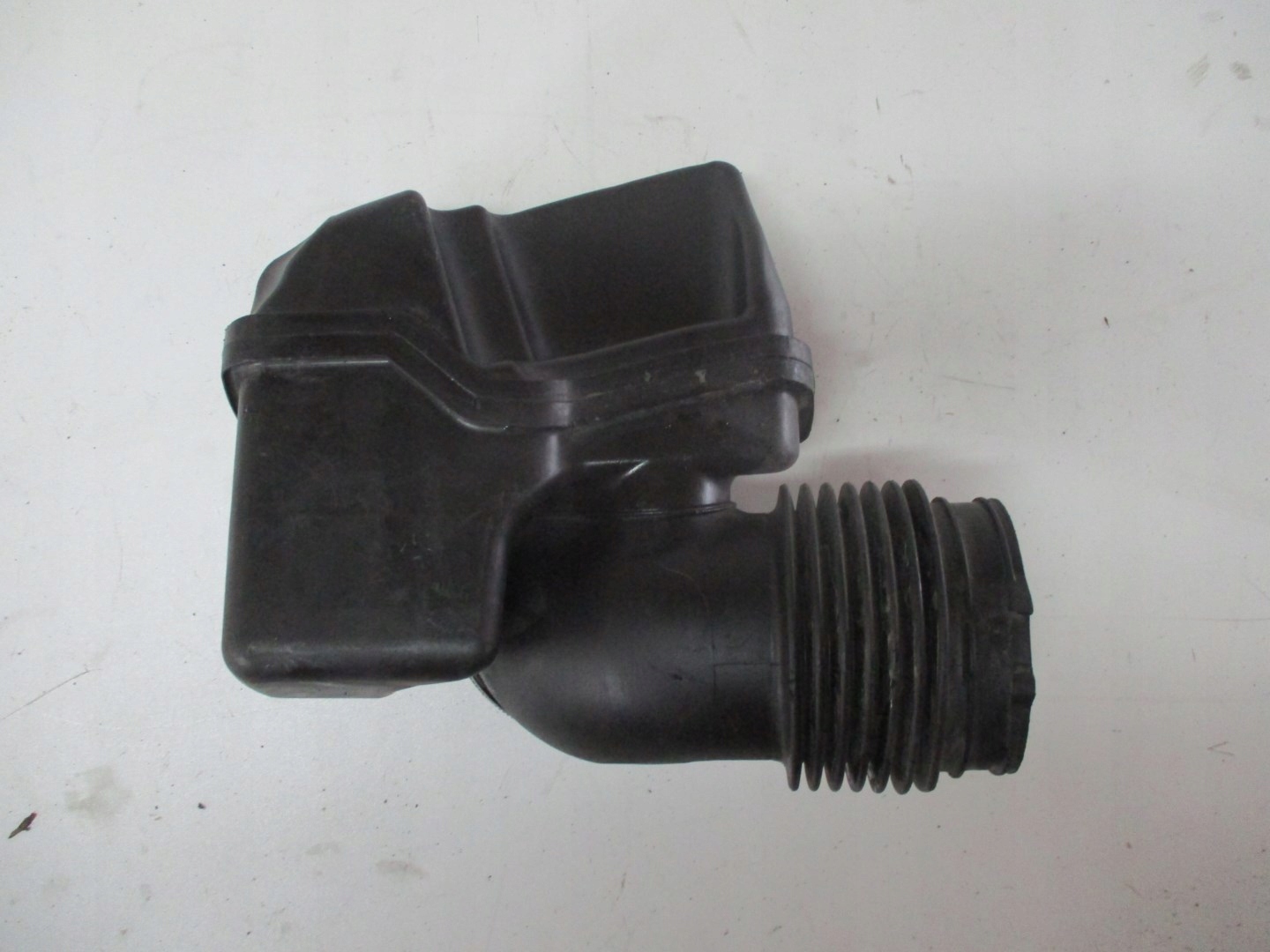 pipe tube intake air BMW 7582910