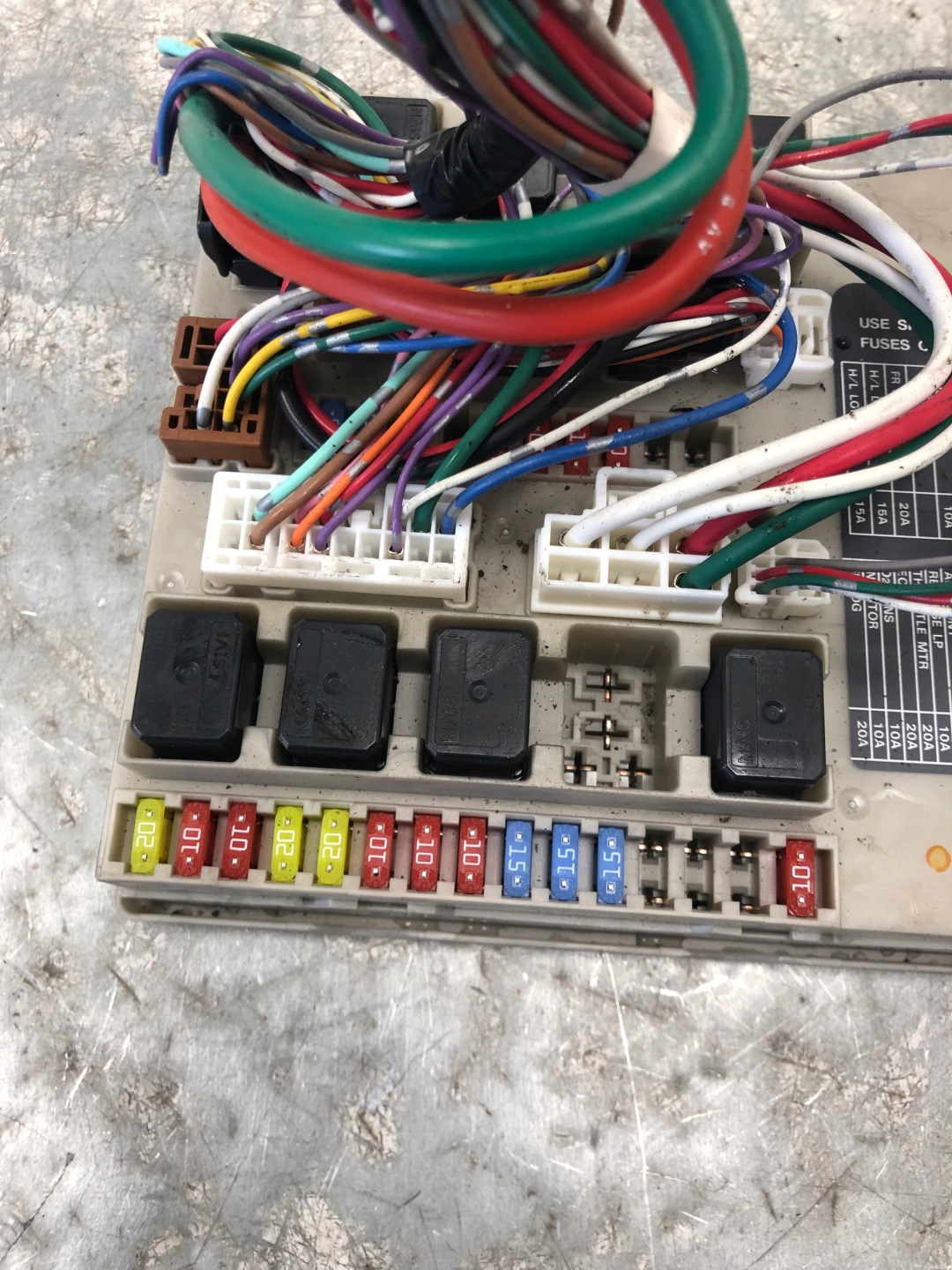 Module fusibles NISSAN NOTE E11