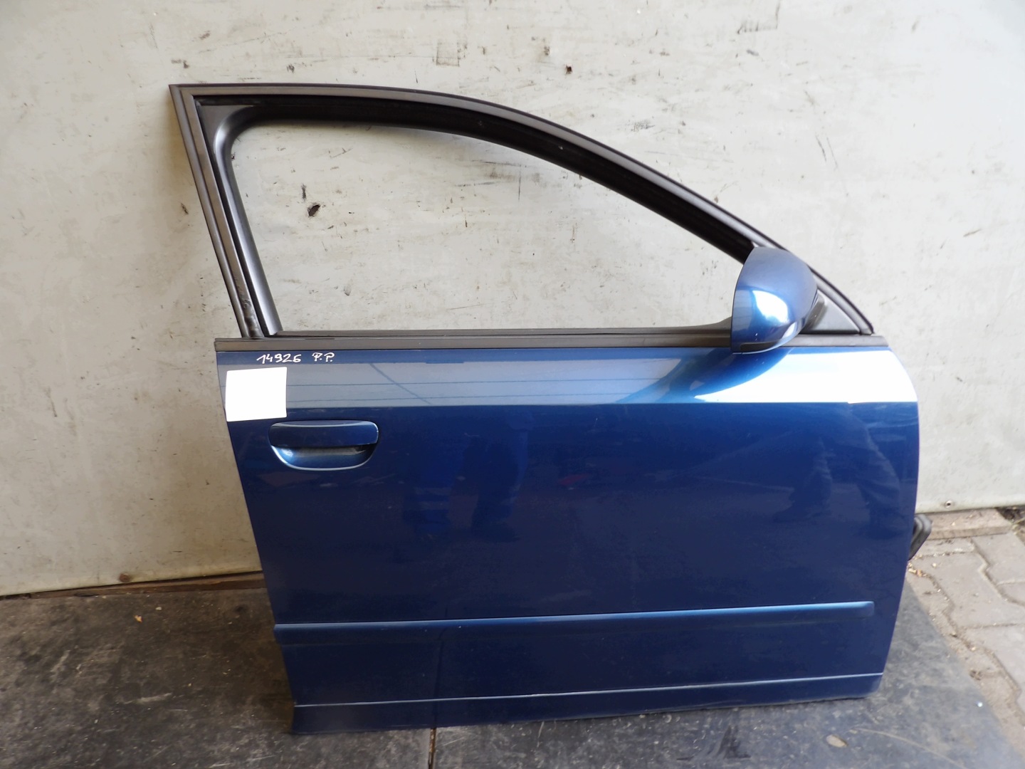 Audi A4 b6 door front right sedan LZ5C