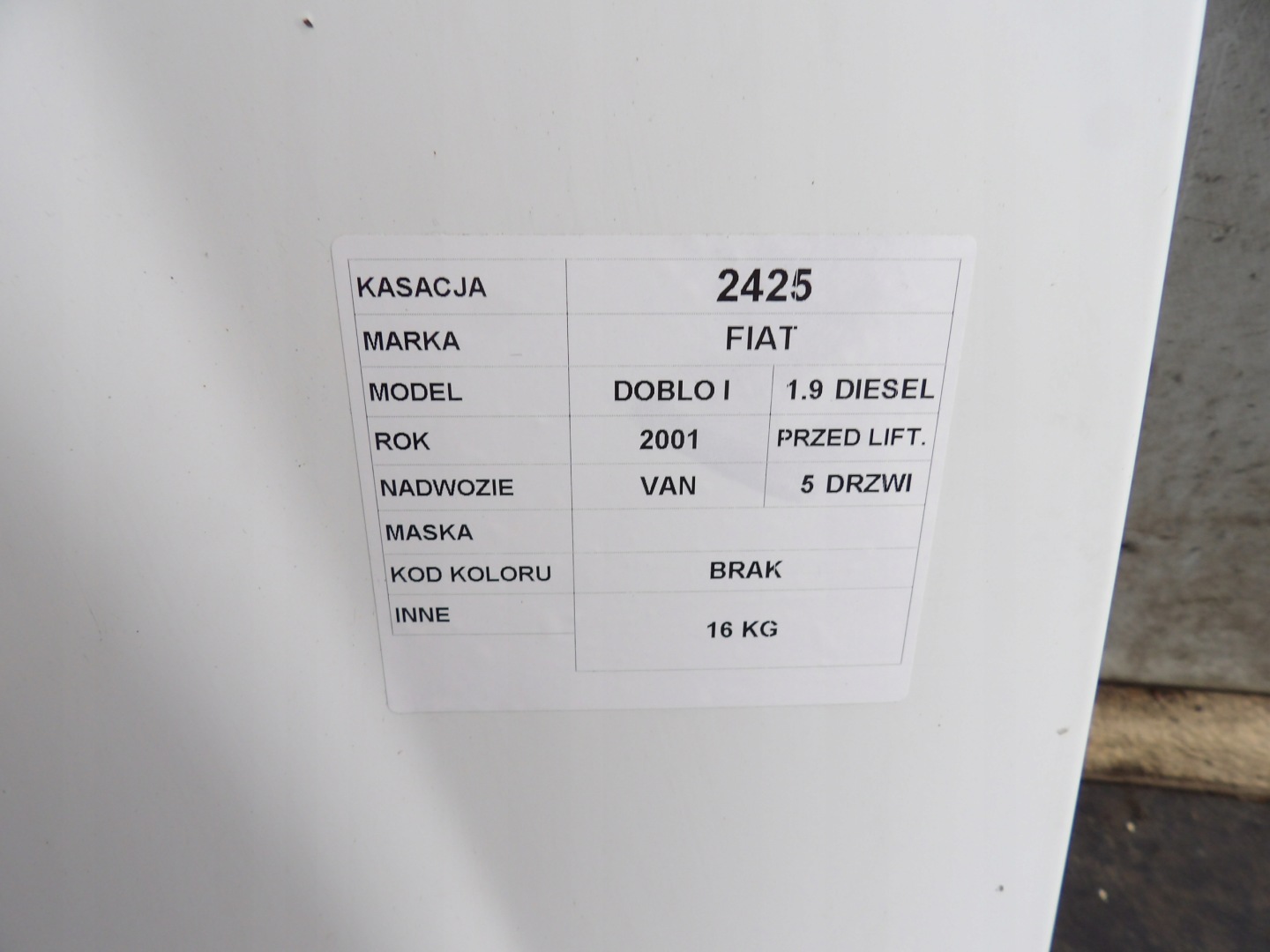 Fiat Doblo e cofano lak. 249