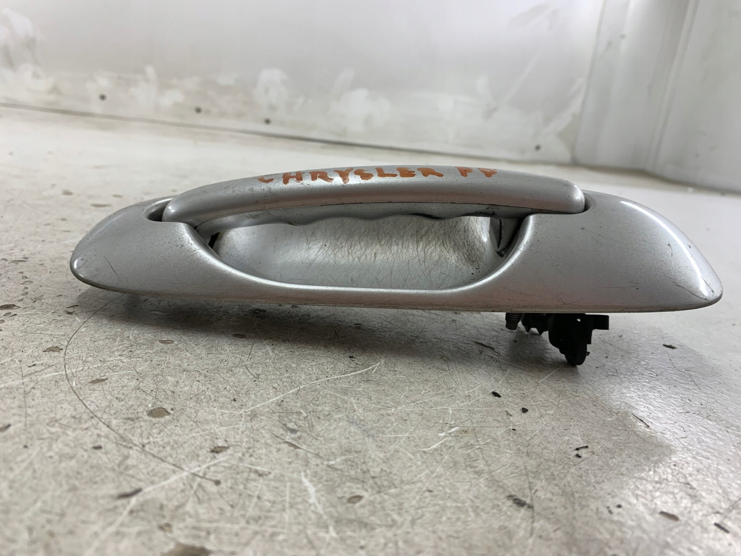 CHRYSLER VOYAGER IV handle exterior right front SREBRNA
