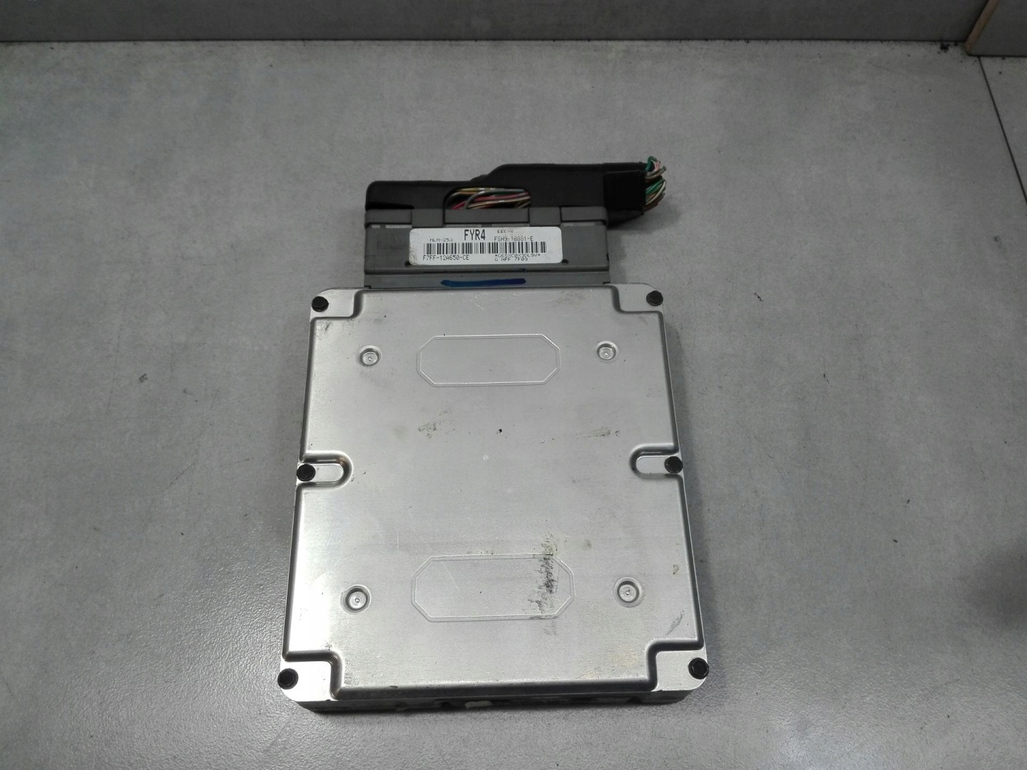 control unit of the engine MAZDA 626 V GF 2.0 F7FF-12A650-CE