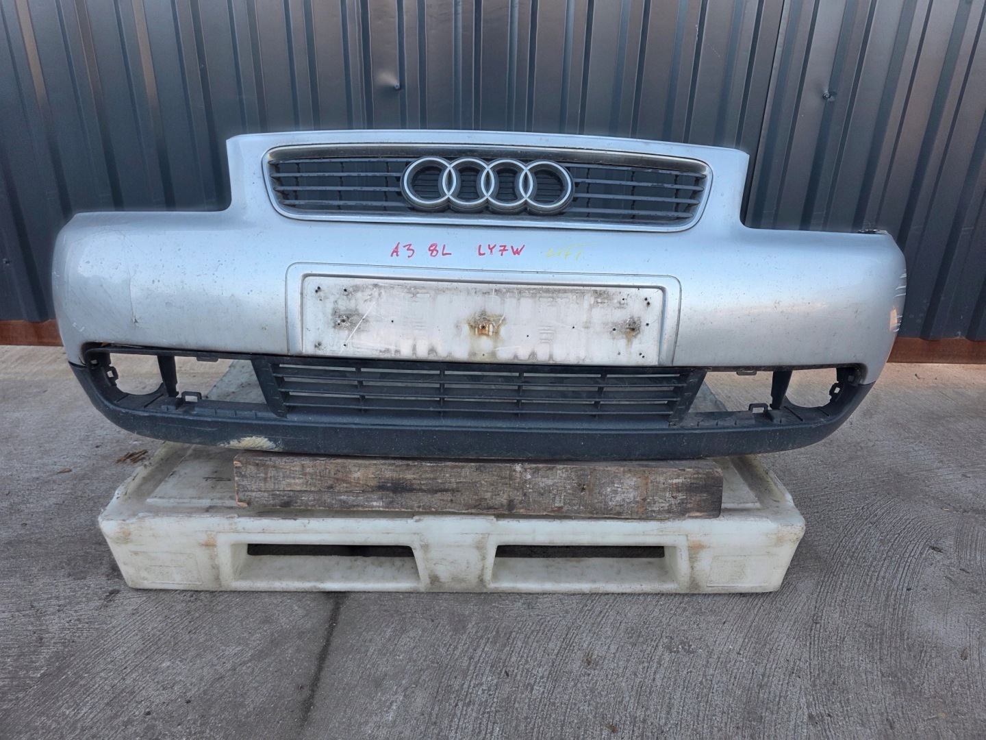 bumper front AUDI A3 8L LIFT LY7W complete !!!