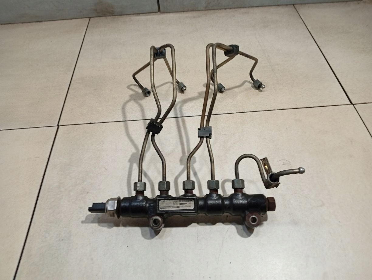 Rampe injection FORD FOCUS C-MAX 1.6 TDCi 9648580880