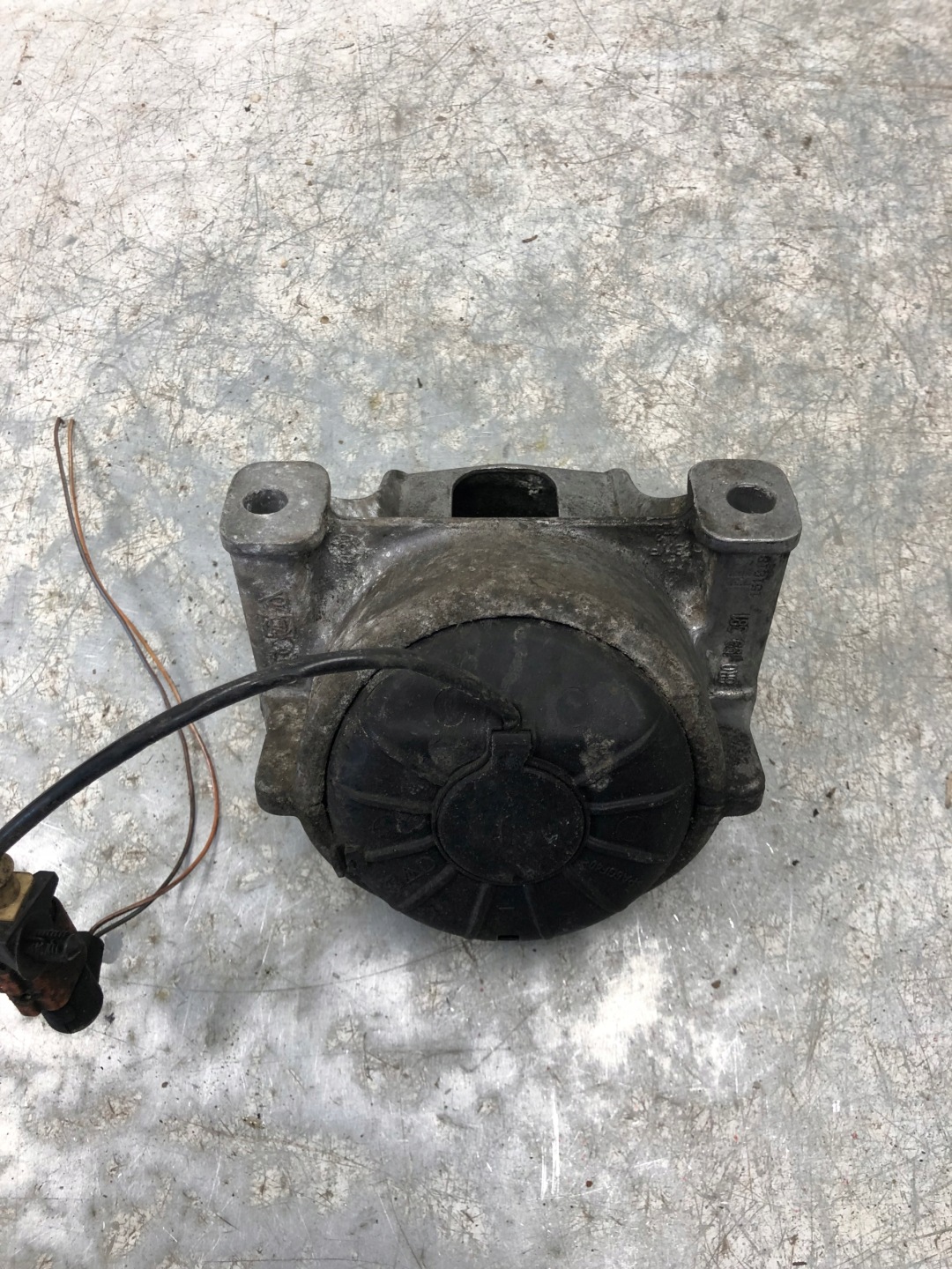 holder engine mount AUDI Q5 8R0199381N