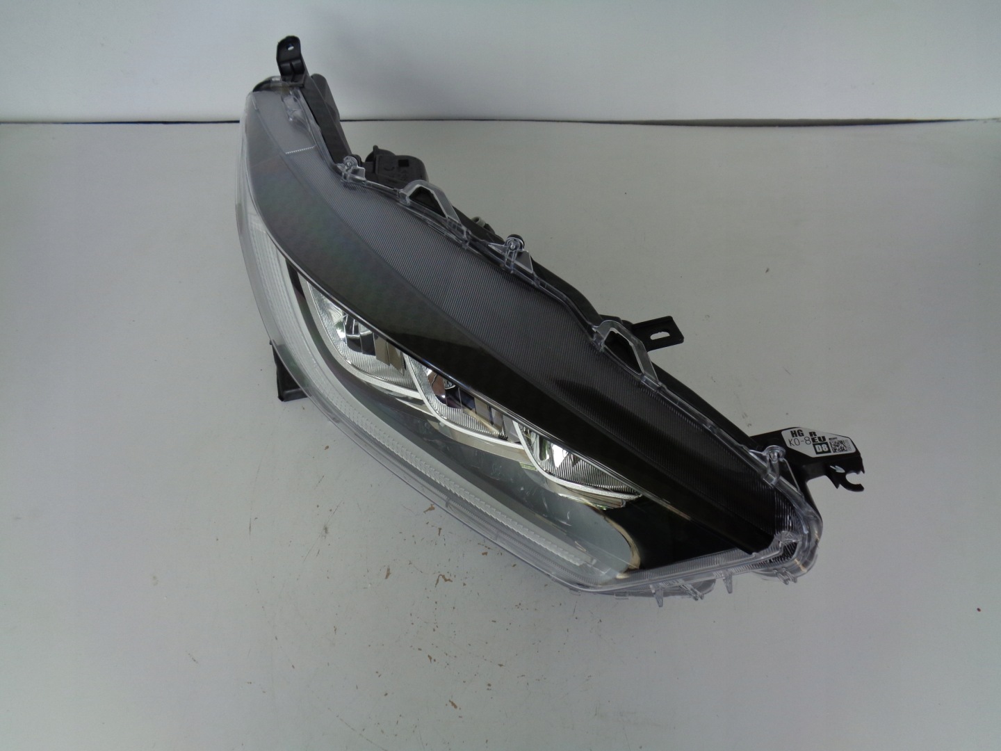 light right REFLEKTOR TOYOTA YARIS IV 20- FULL LED