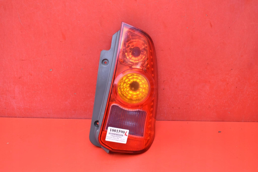 light right rear part rear MR913174 MITSUBISHI SPACE STAR 1 and 02-05