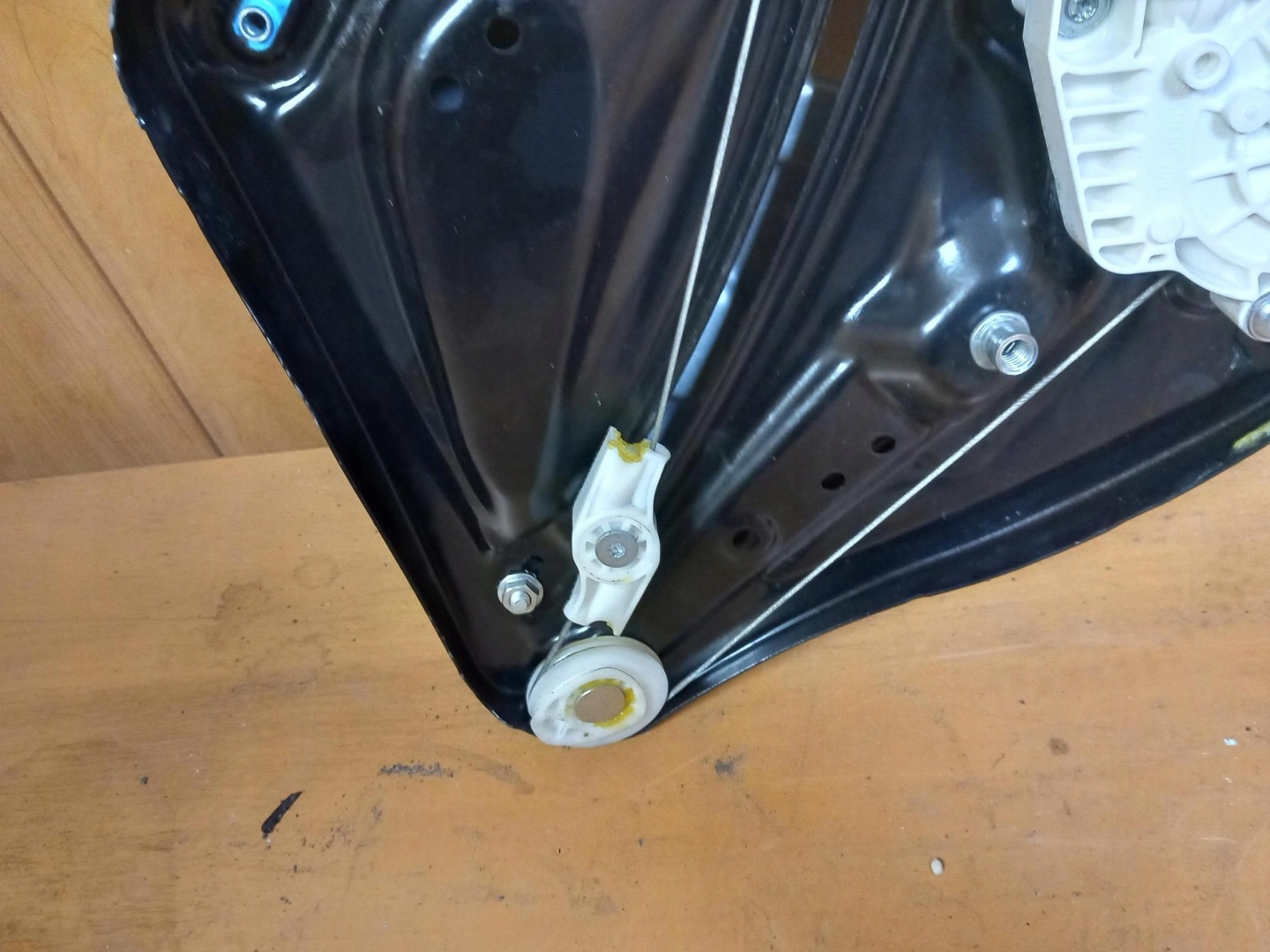 window regulator right rear part MERCEDES E-KLASA W207 COUPE A2076700203