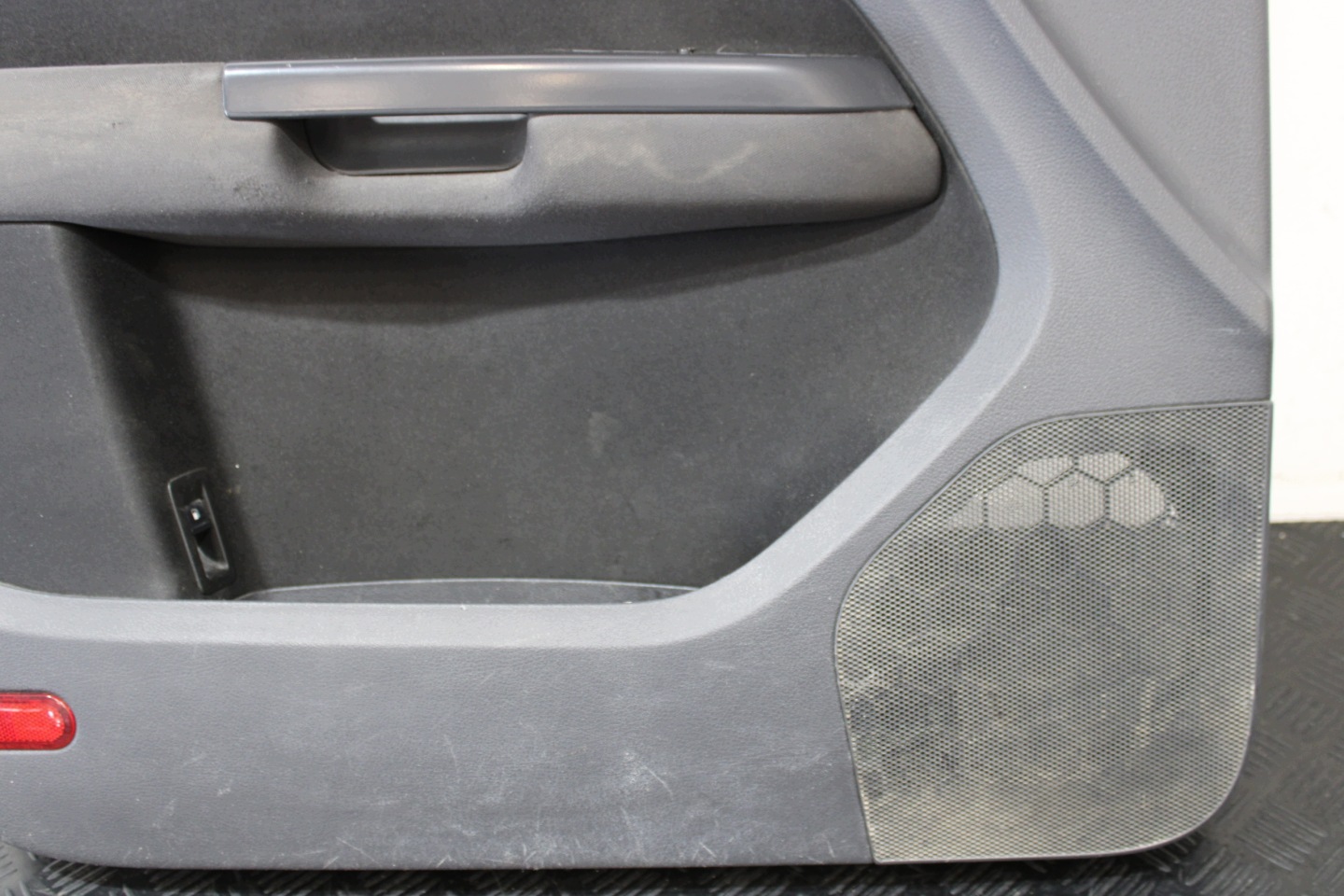 upholstery side door left front VW TOURAN 1T0 1T LIFT