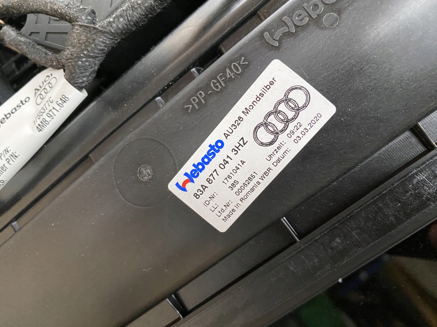 AUDI Q3 83A PANORAMA Schiebedach 83A877041