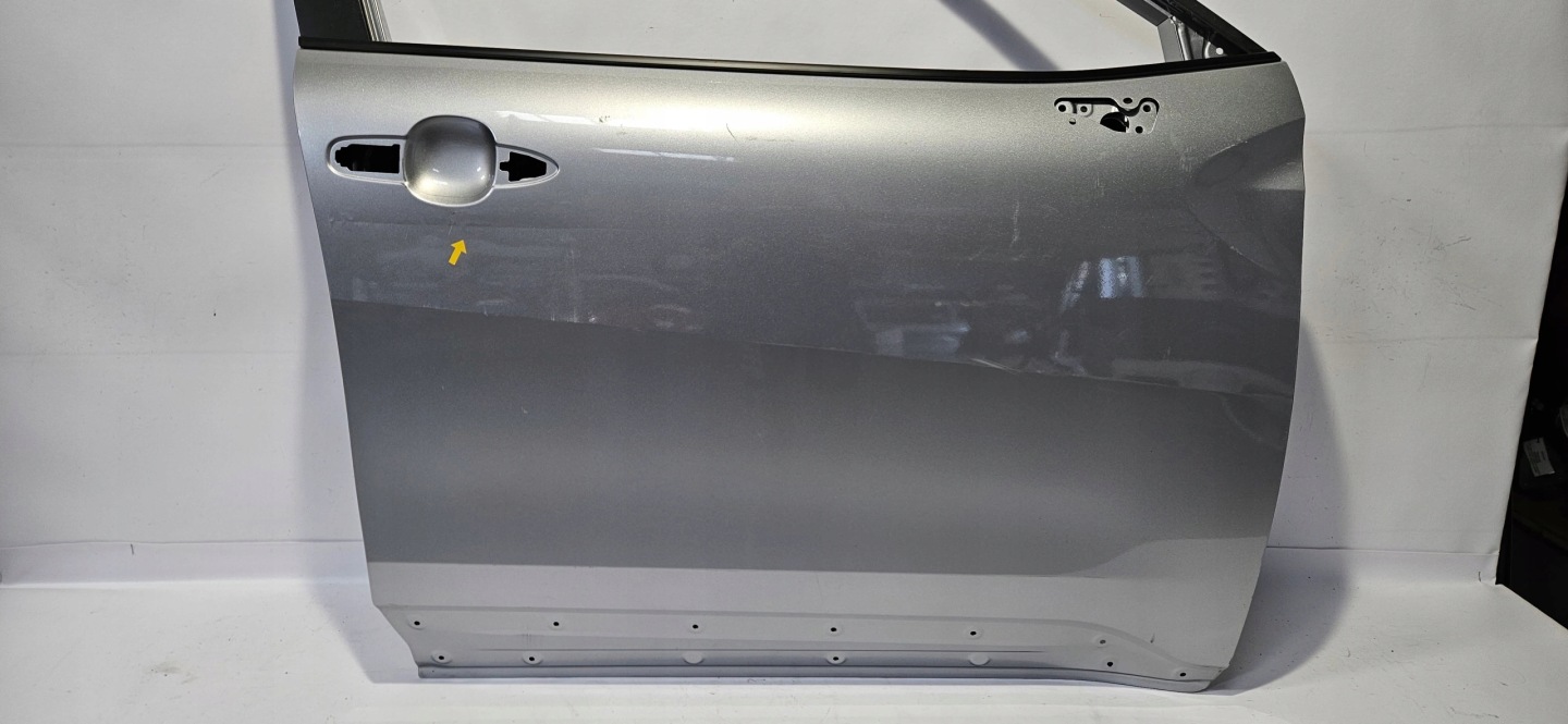door right front TOYOTA COROLLA CROSS 22