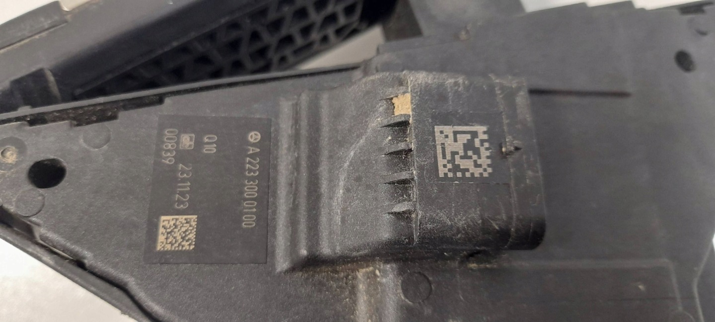 Mercedes-Benz CLE C236 accelerator pedal A2233000100 (T294)