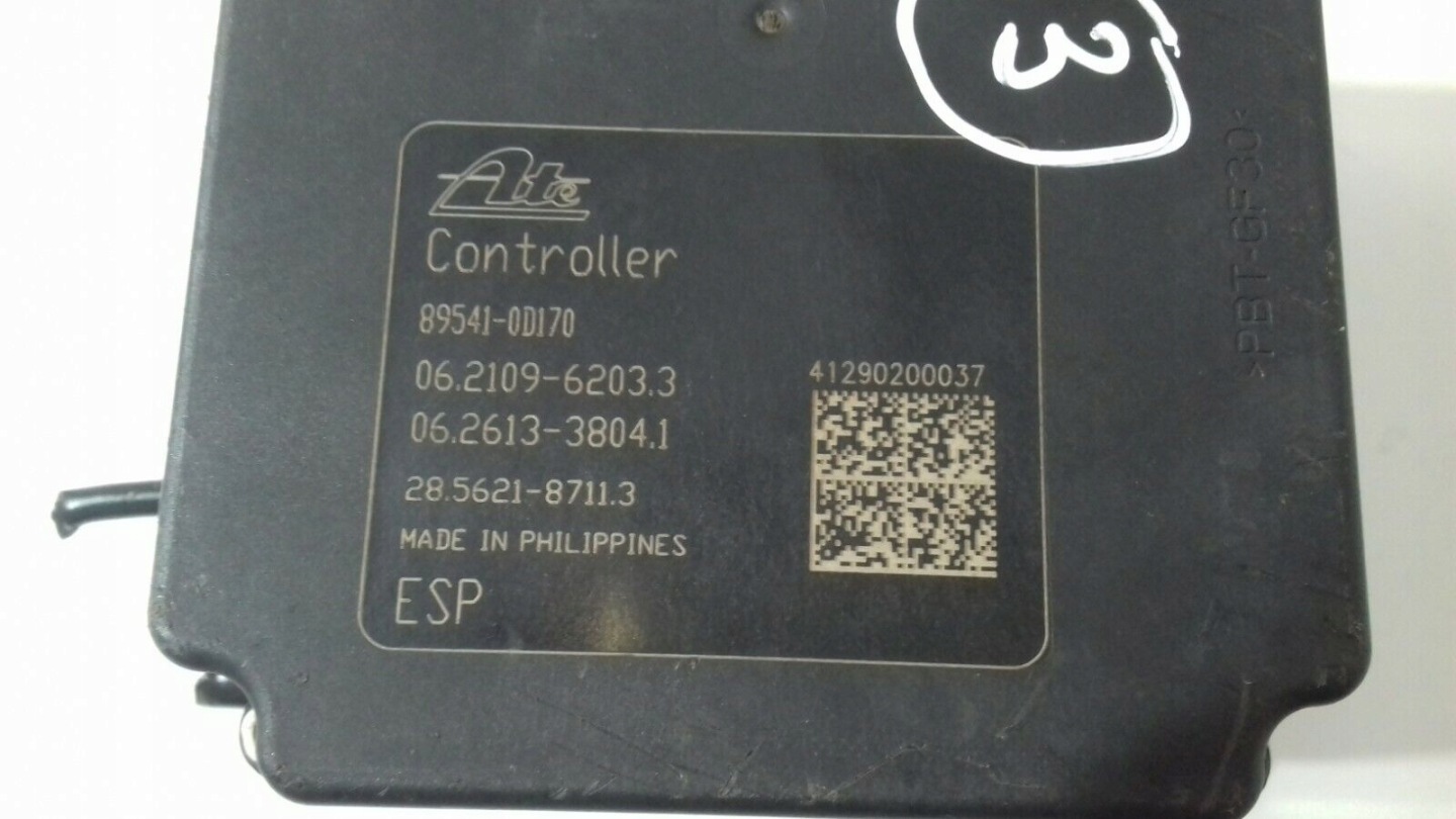 TOYOTA YARIS III pump ABS control unit module 1.33