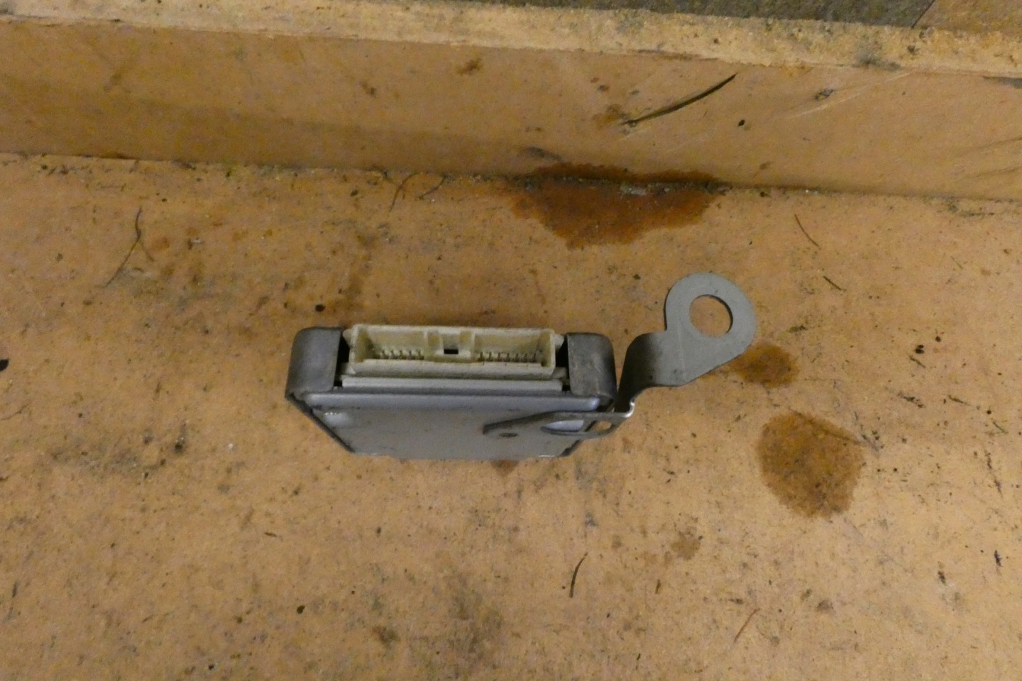 module control unit Toyota RAV4 88150-42021