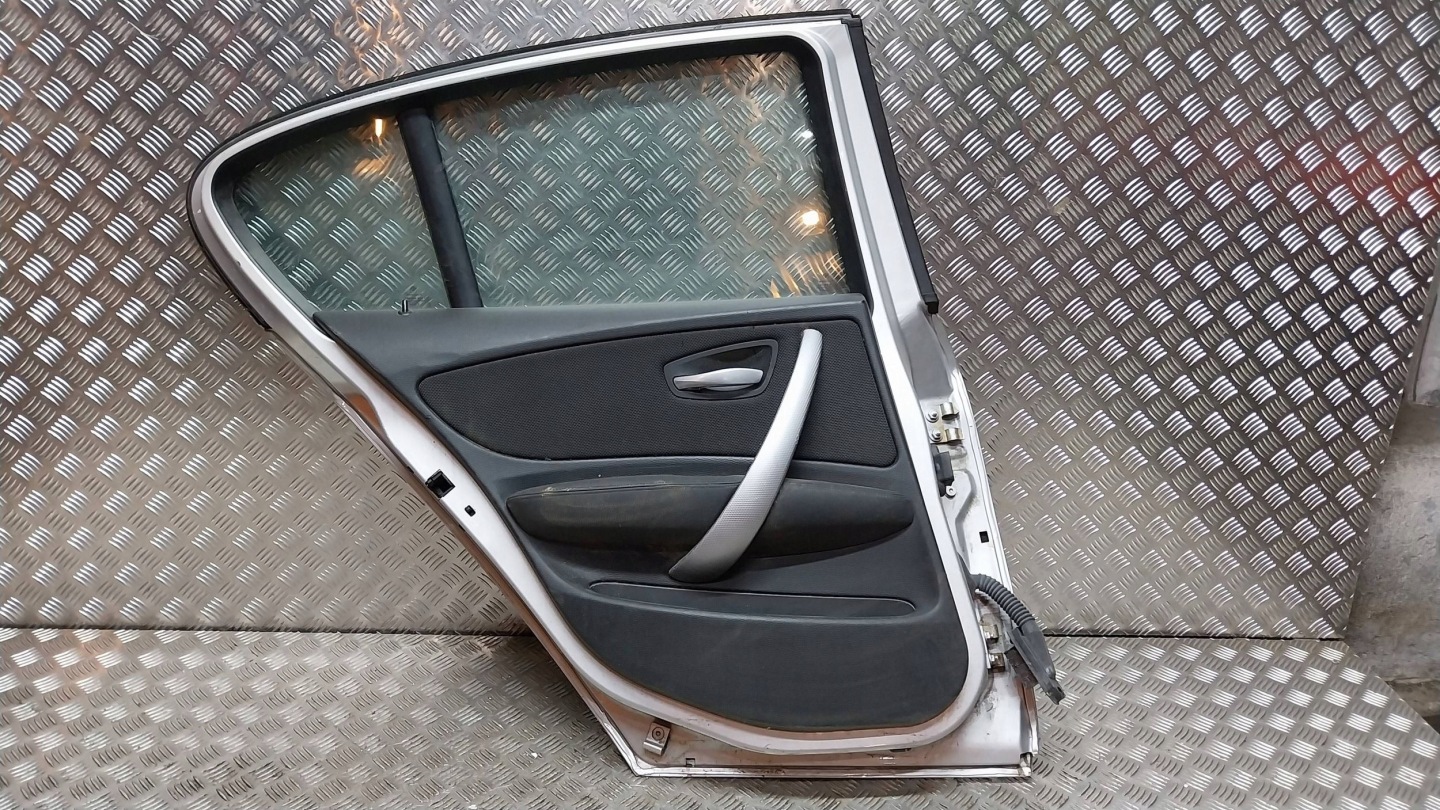 dveře záď levé BMW 1 E87 04
