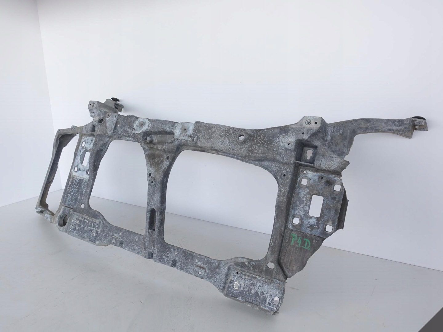 TESLA MODEL S 12-16 ARMATURE ENDOMMAGÉ