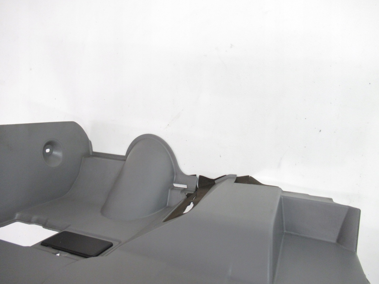 obal pedalow kryt nad nohy BMW e60 e61 EUROPA