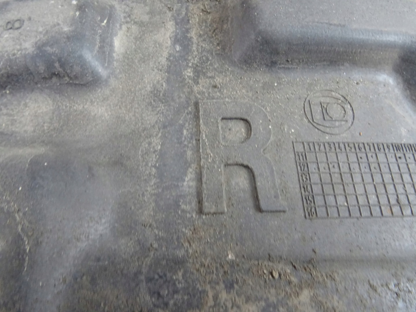 NISSAN JUKE and F15 mudguard right right front