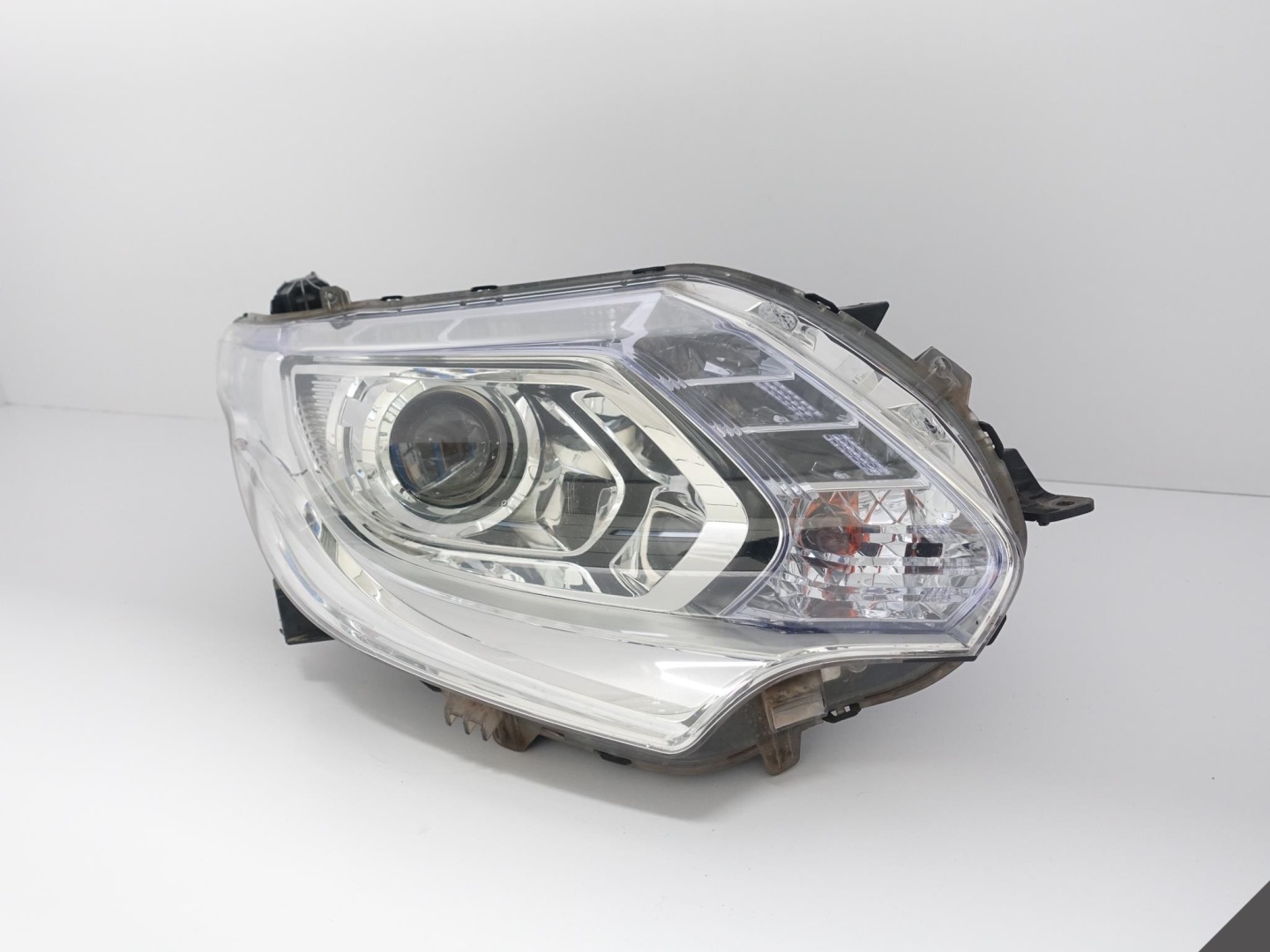 MITSUBISHI L200 FIAT FULLBACK 15- XENON+LED right light