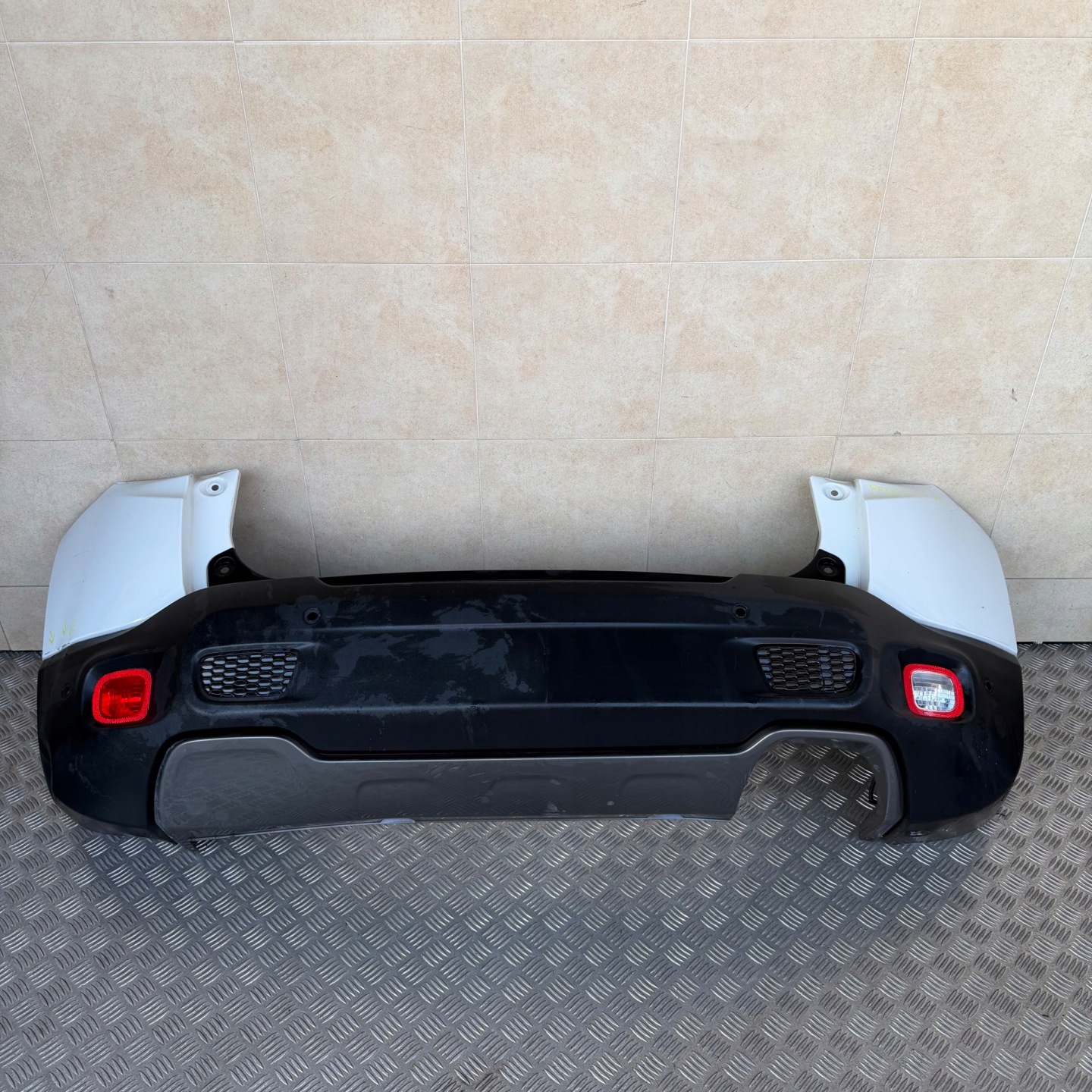 bumper rear complete JEEP RENEGADE LIFT 2019 ROK 4 PDC