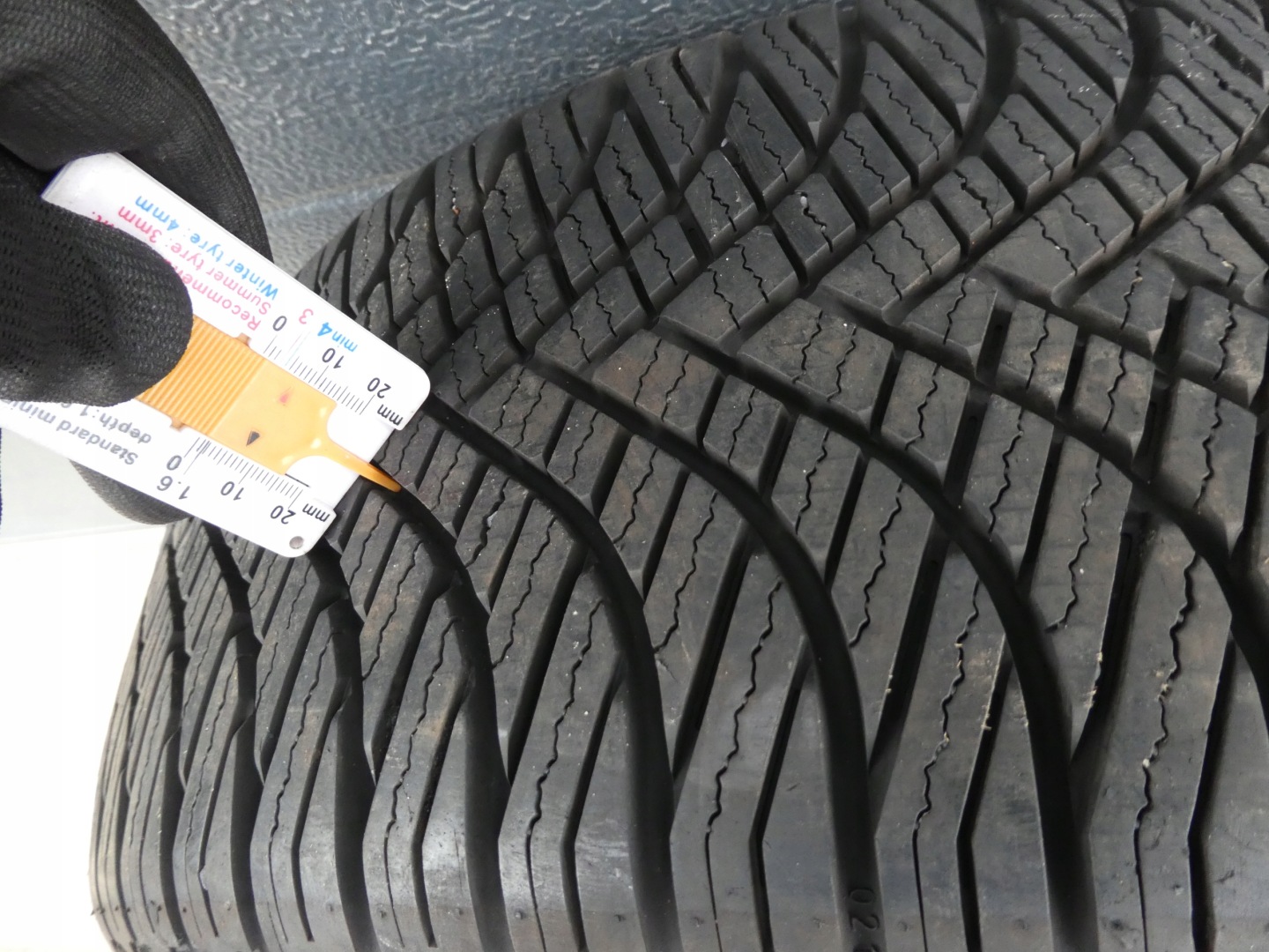 1X guma Goodride 215/40/17 2021R