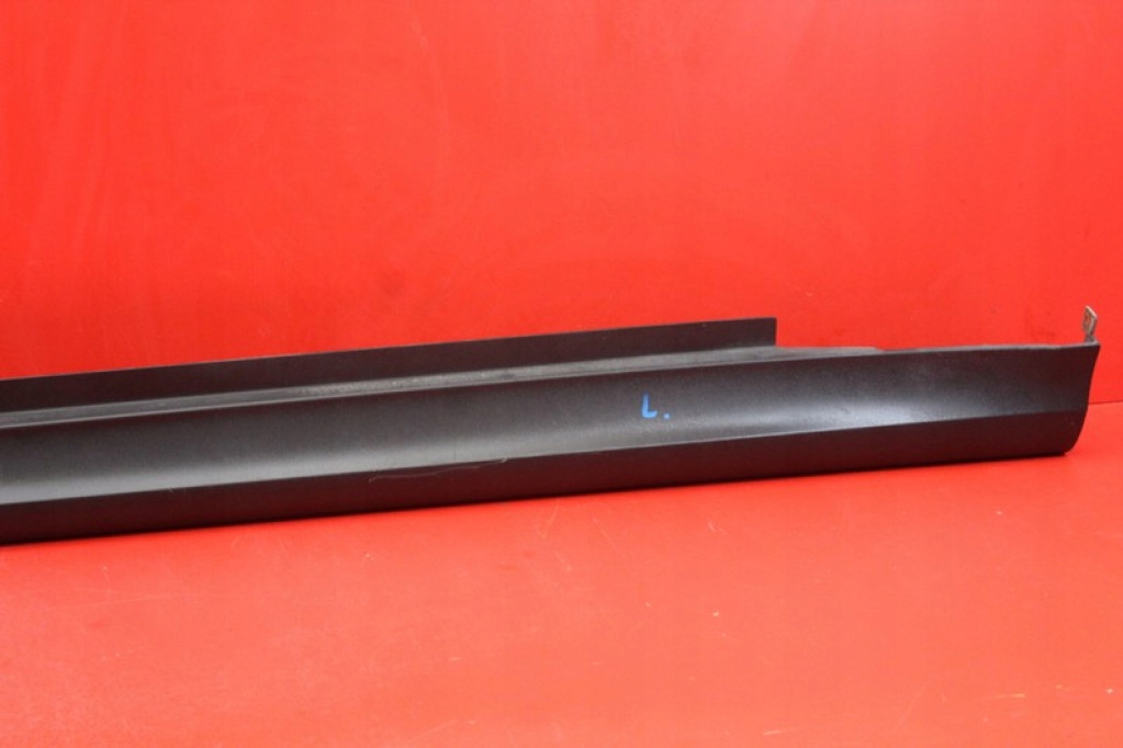cap threshold left black A1696101308 MERCEDES B-KLASA W245 05-08