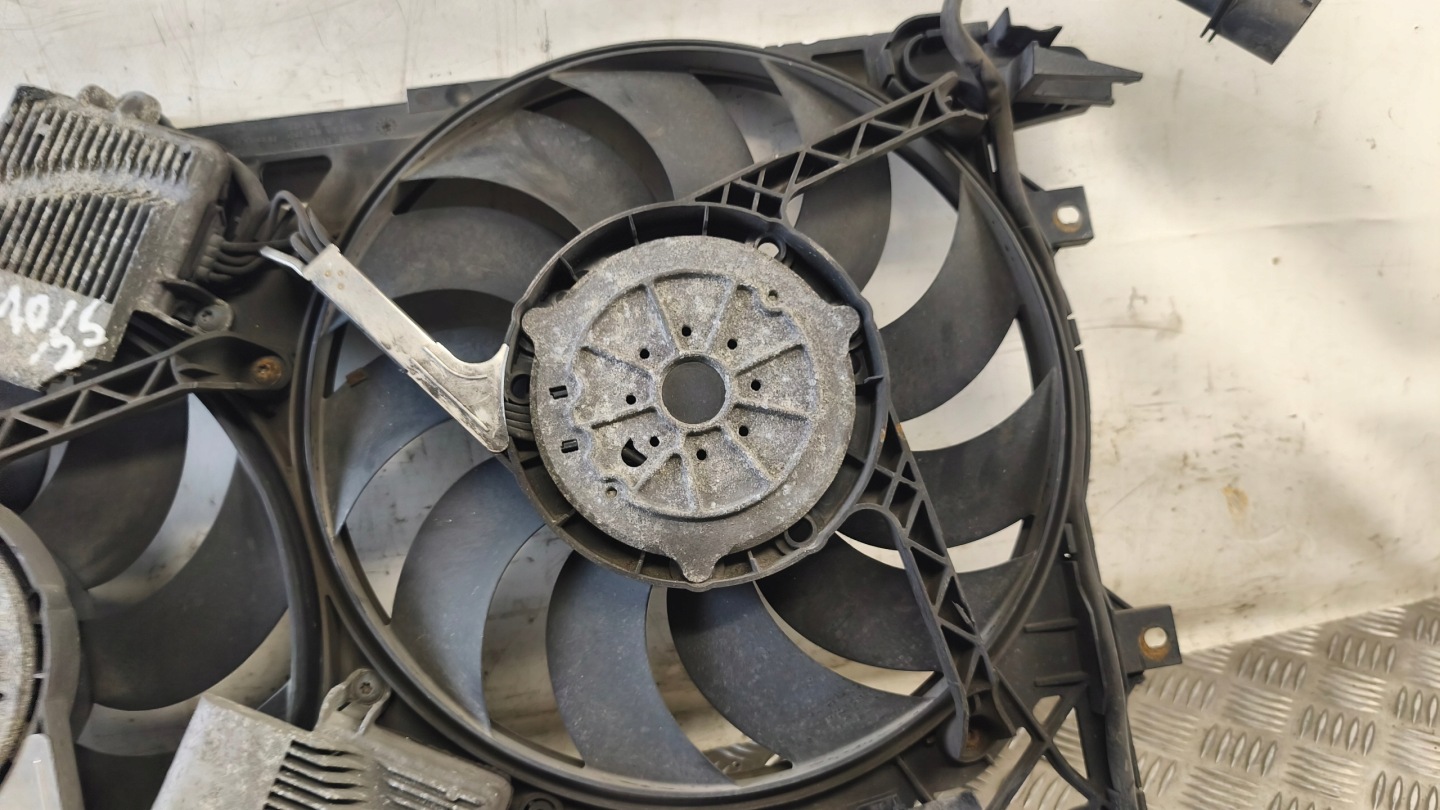 ventilátor chladiče VW PHAETON 3.0 V6 TDI 2006r 3D0121191Q