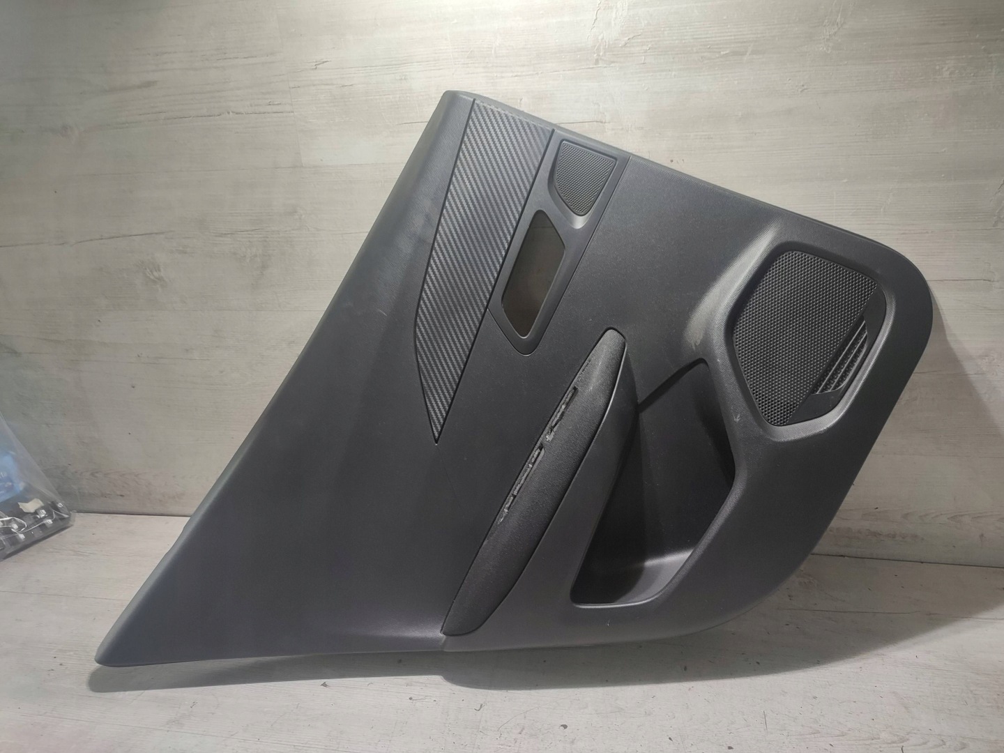 Peugeot 2008 II 2020 rear part side left side / side door tylnych