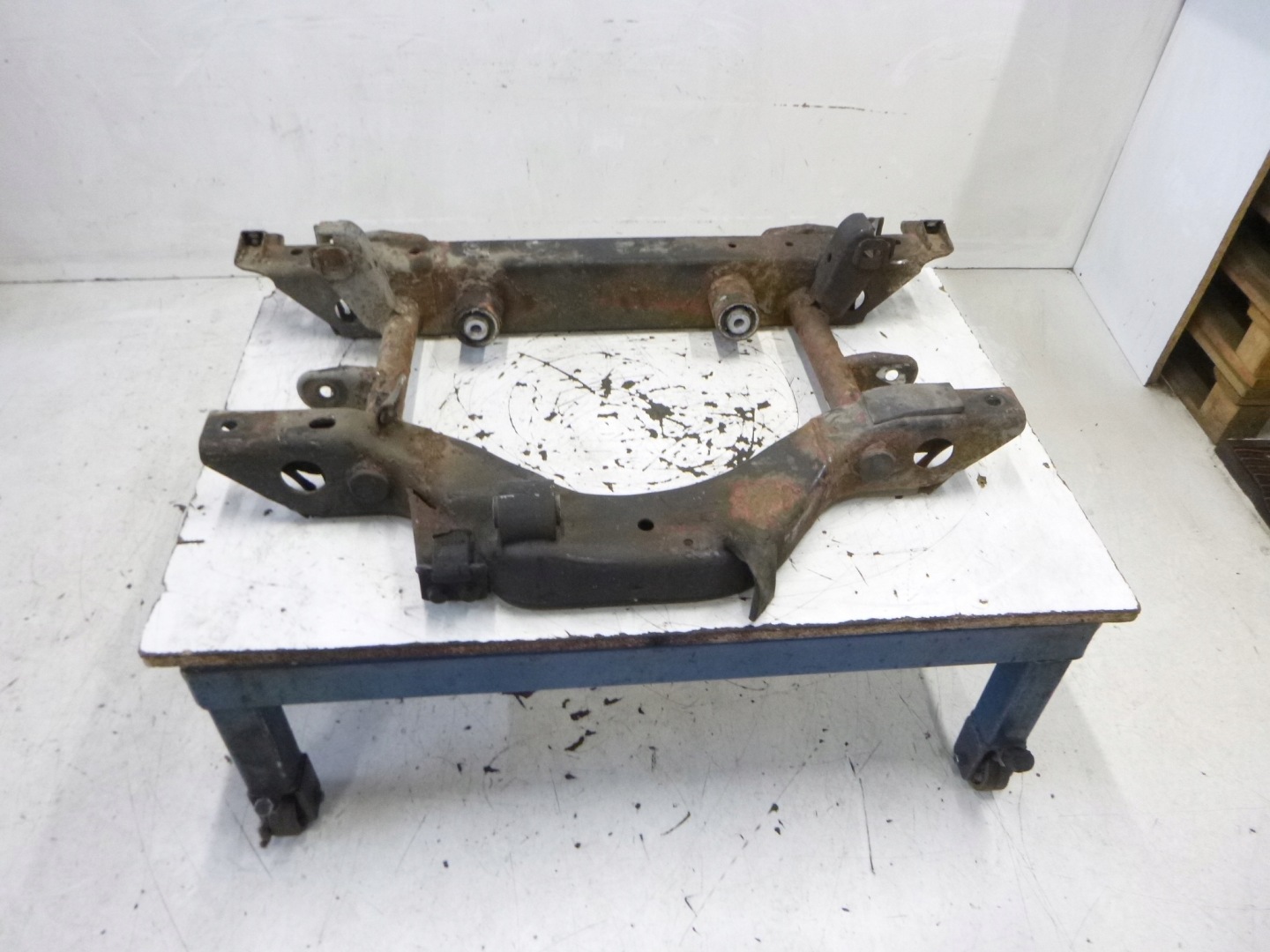Achsträger heck Mercedes W163 4.3 2001r.