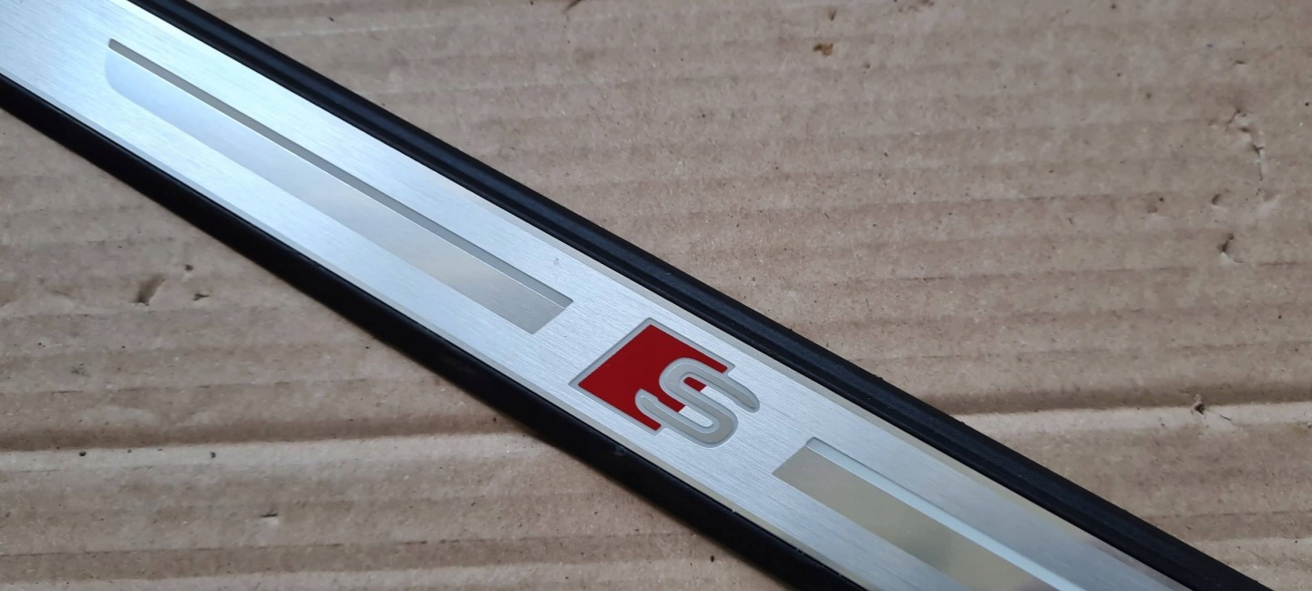 S3 8Y A3 moulding cap threshold LED right right front SLINE 25R 8Y0947417A