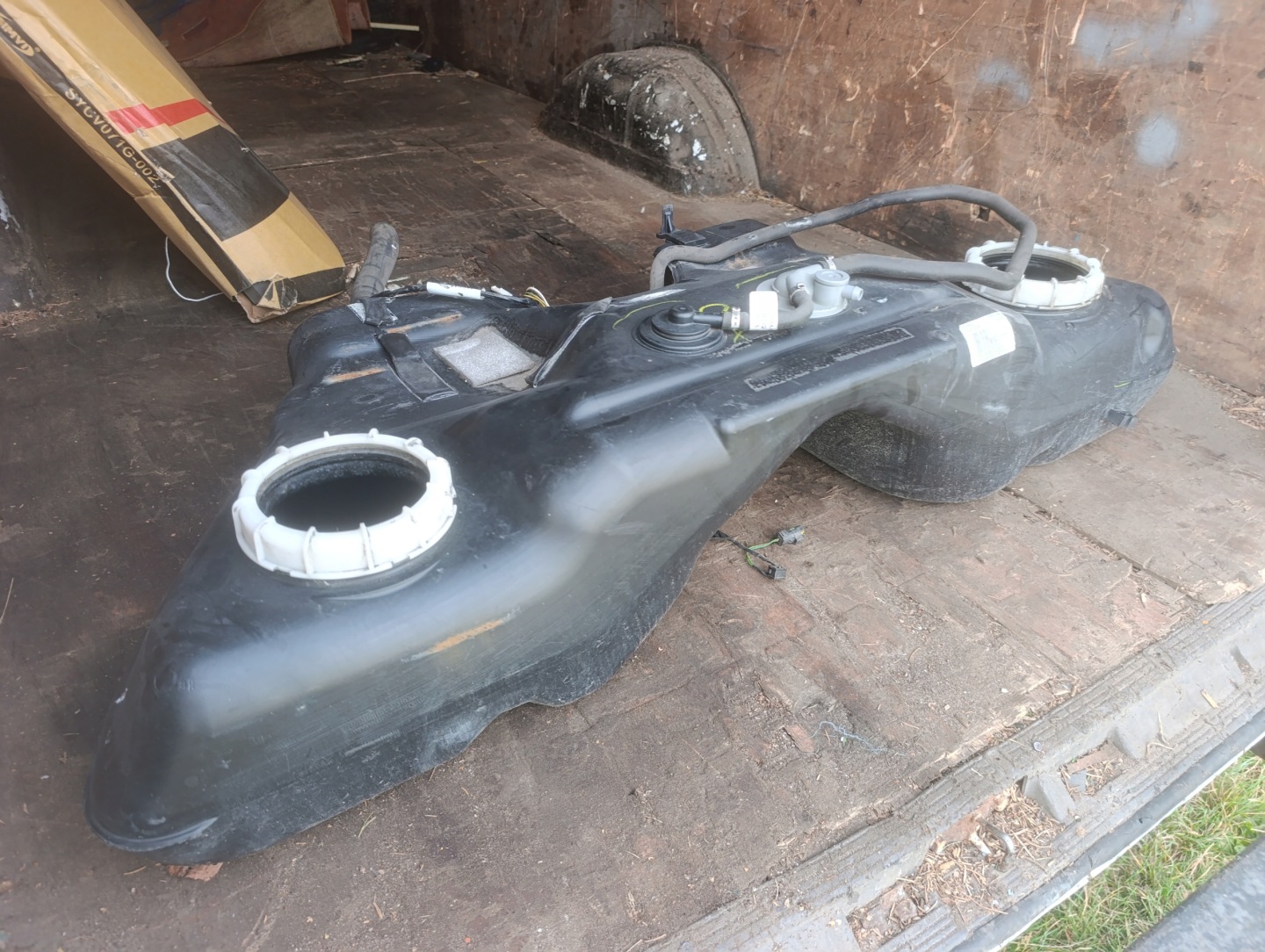 spremnik rezervoar goriva JAGUAR XF X250 2.7