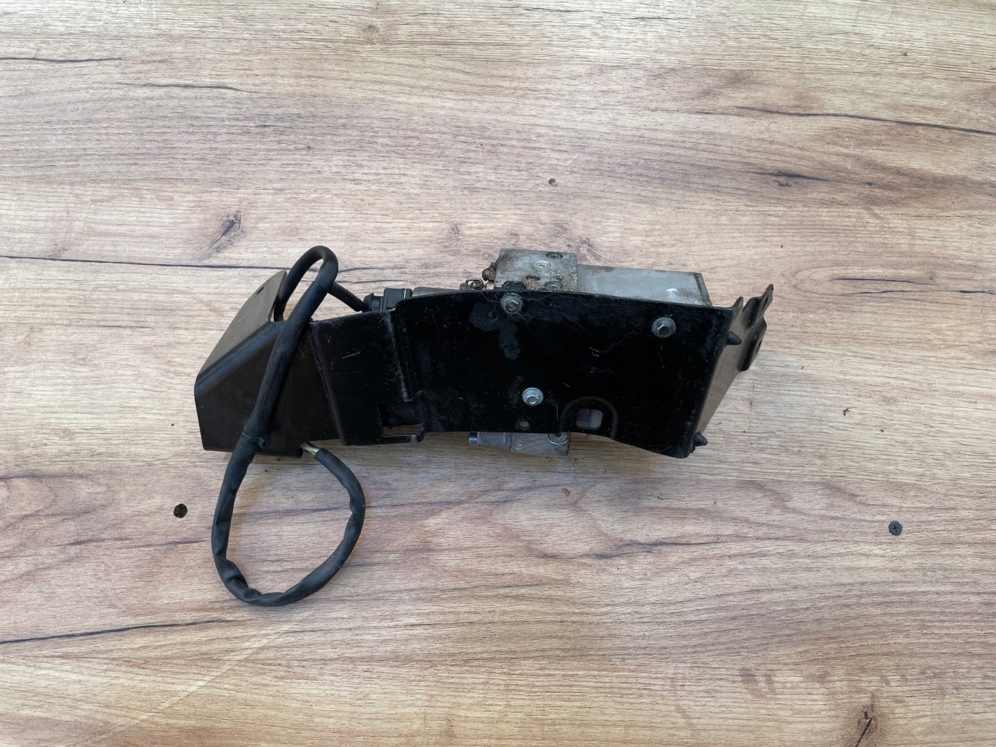 pump hydraulic damper bonnet BMW E61 7111867