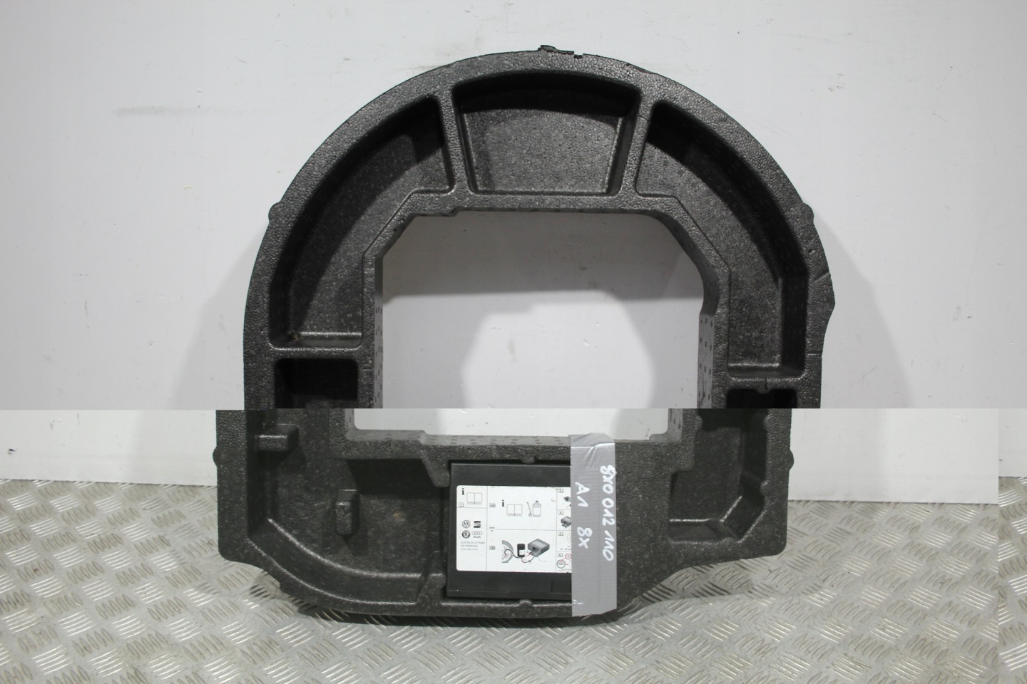 polystirene boot compressor; AUDI A1 8X0 8X
