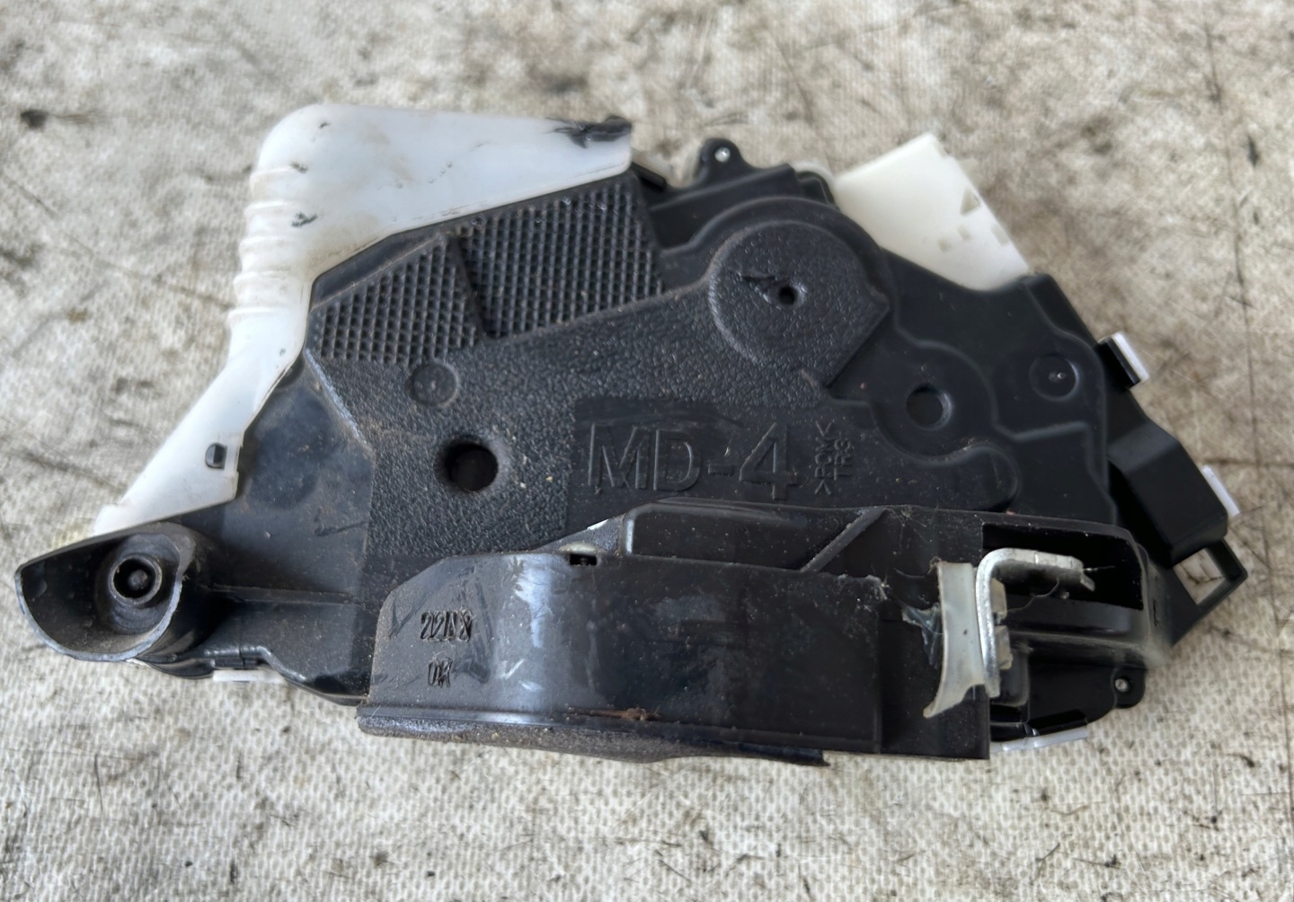 lock door right front TOYOTA YARIS III 5D
